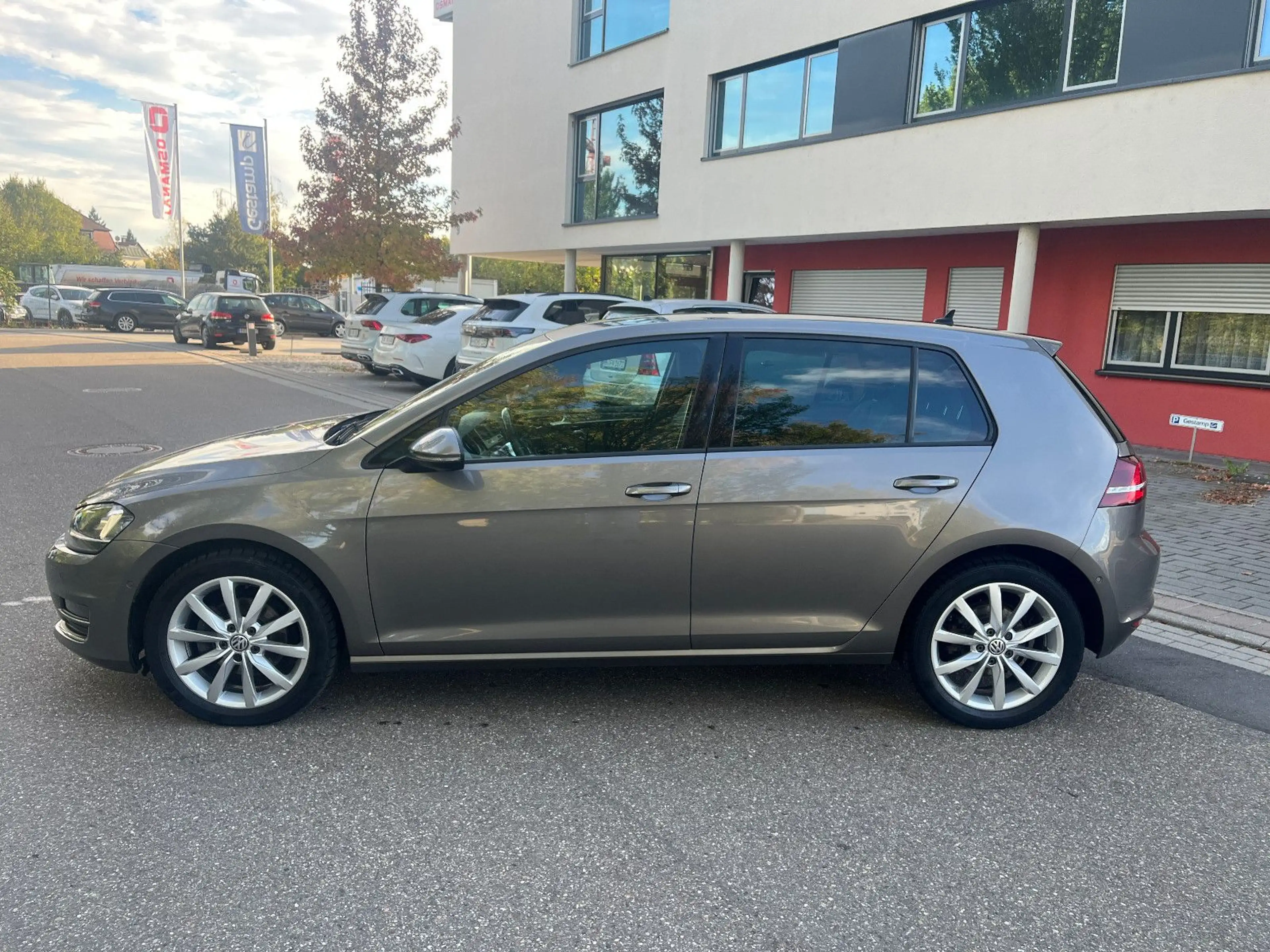Volkswagen Golf VII Lim. Highline 2.0TDI DSG R-Line R-Kam — photo 2