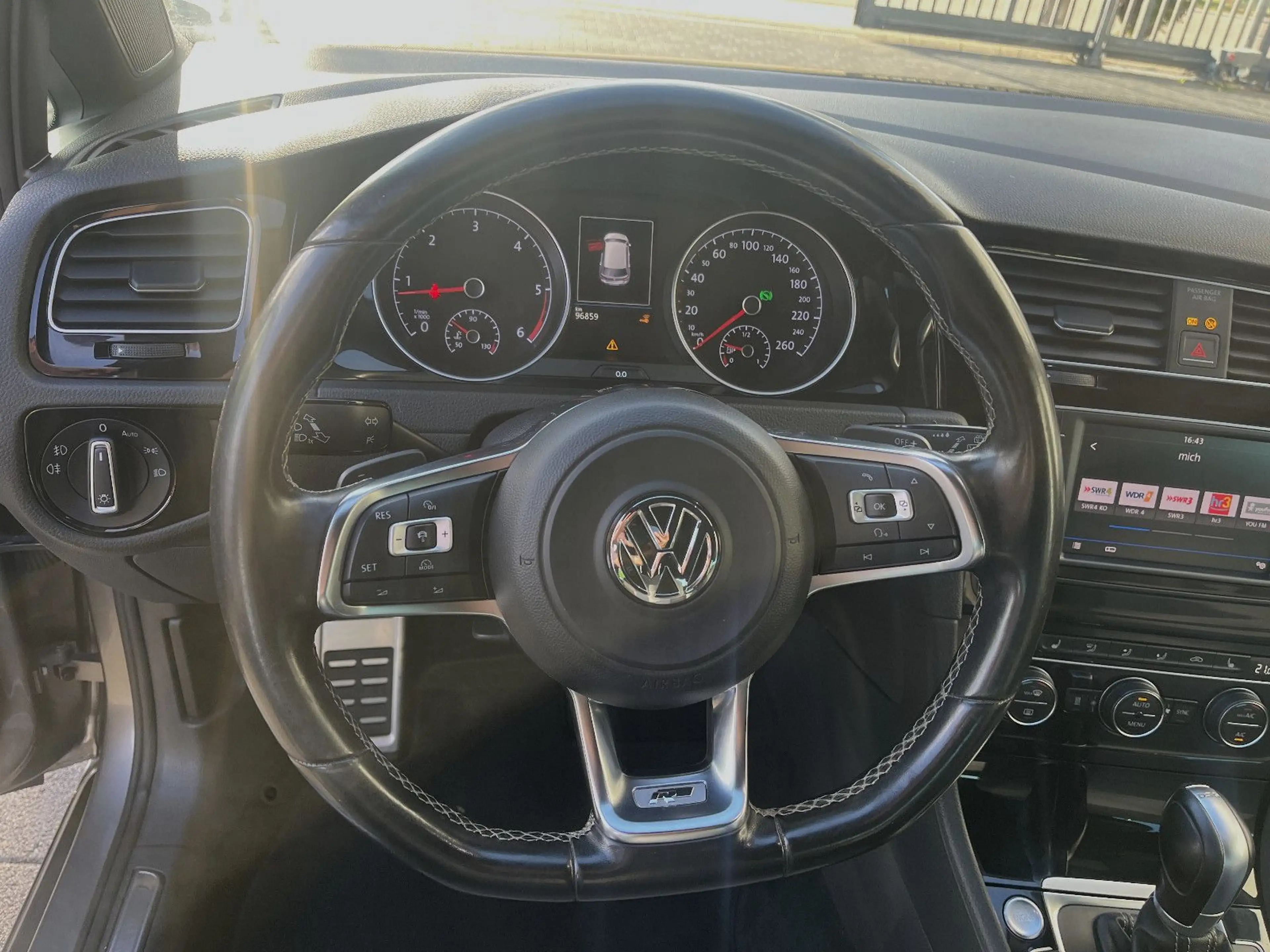Volkswagen Golf VII Lim. Highline 2.0TDI DSG R-Line R-Kam — photo 23