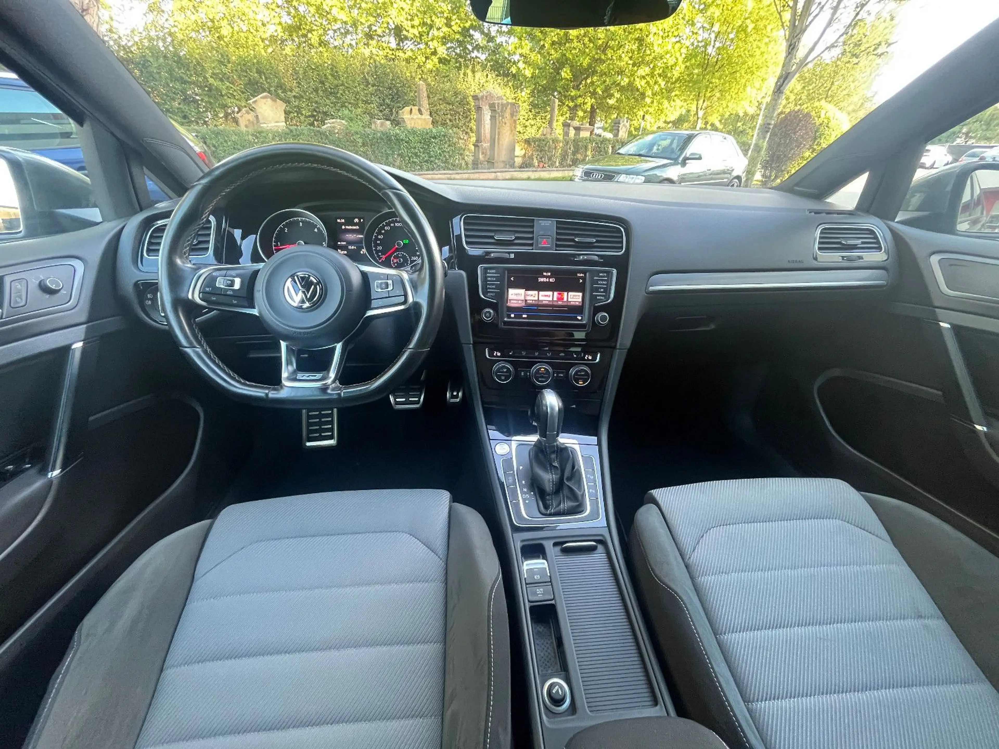 Volkswagen Golf VII Lim. Highline 2.0TDI DSG R-Line R-Kam — photo 18