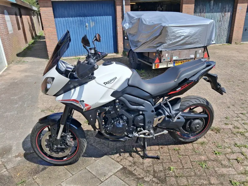 Triumph Tiger 1050 - foto 4