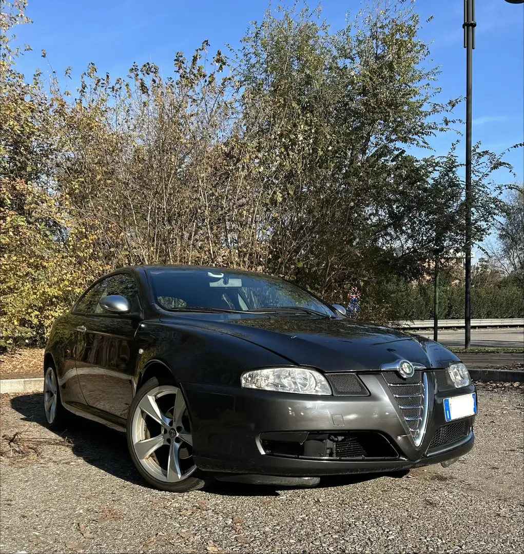 Alfa Romeo GT 1.9 jtd mjt Distinctive - Bose - Pelle - 163000km Šedá - 1
