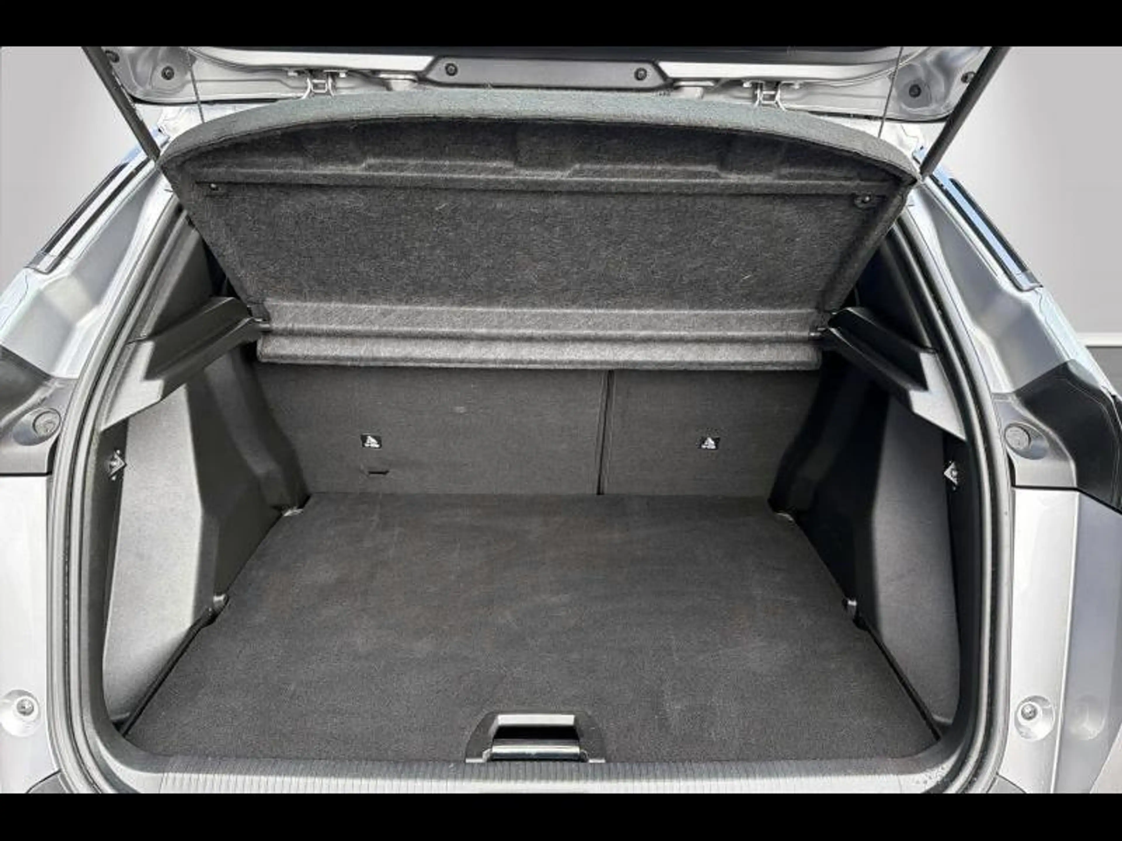 Peugeot 2008 Allure.CAMERA.GPS.CARPLAY/ANDROIDAUTO.DIGITALDASH — photo 17