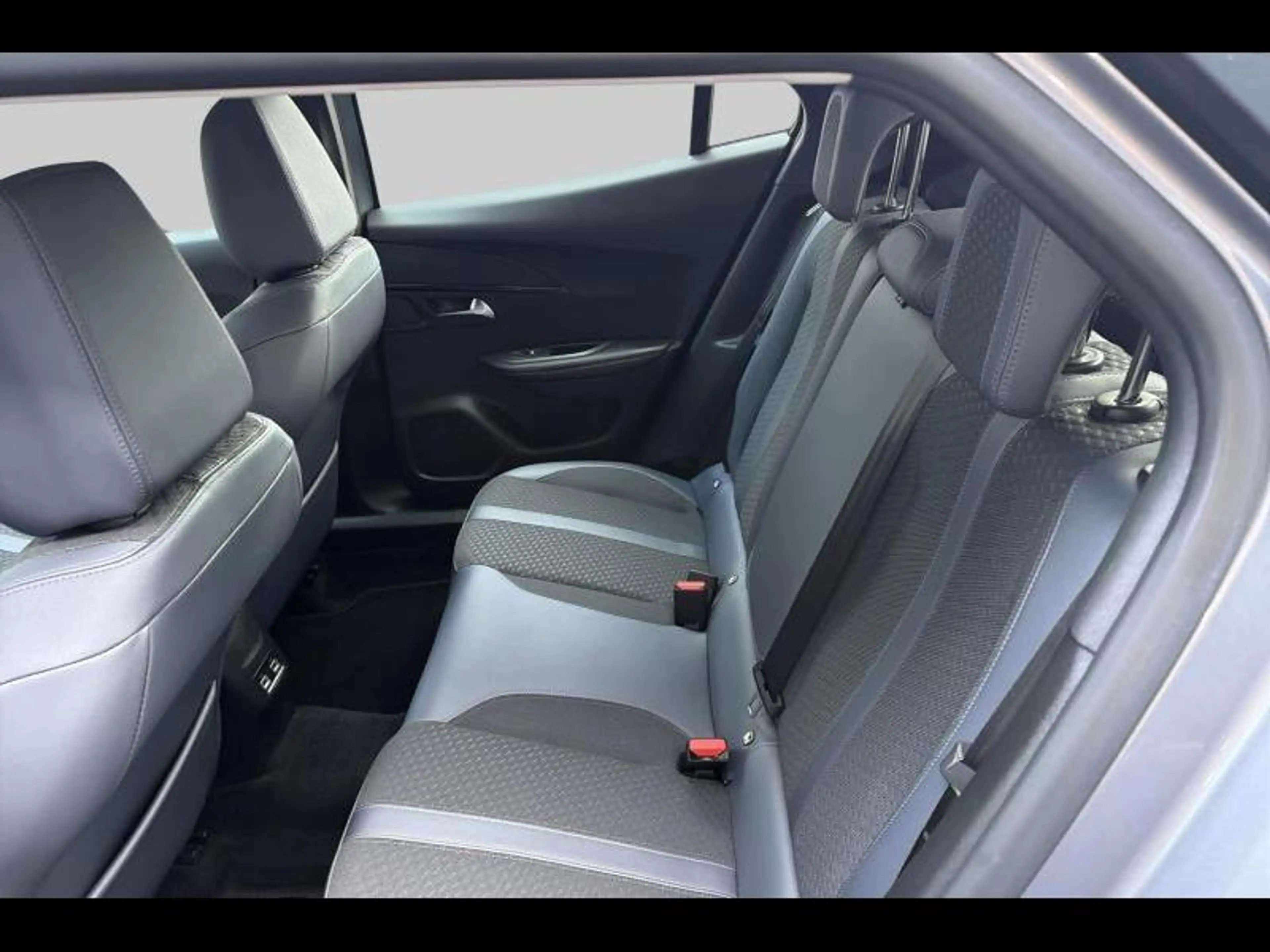 Peugeot 2008 Allure.CAMERA.GPS.CARPLAY/ANDROIDAUTO.DIGITALDASH — photo 16
