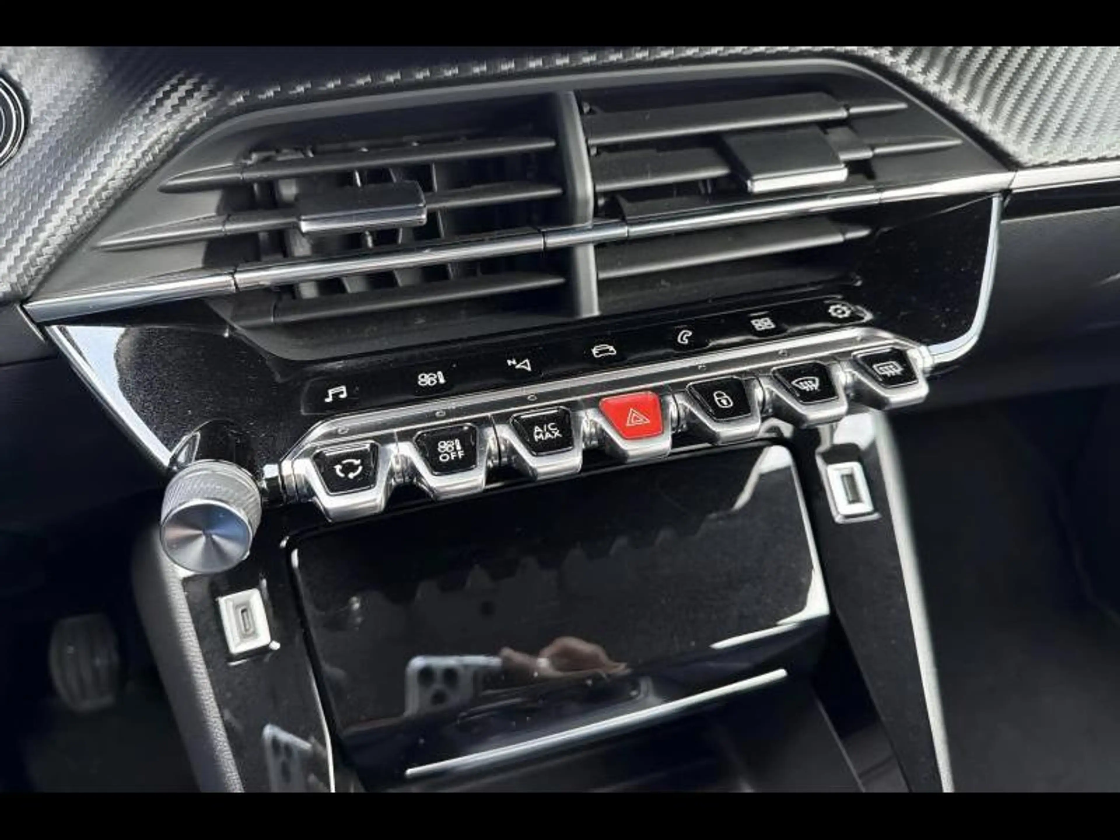 Peugeot 2008 Allure.CAMERA.GPS.CARPLAY/ANDROIDAUTO.DIGITALDASH — photo 13