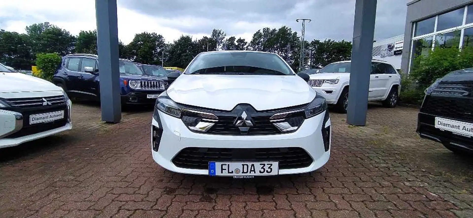 Mitsubishi Colt BASIS 1.0 Benziner 5-Gang Weiß - 2
