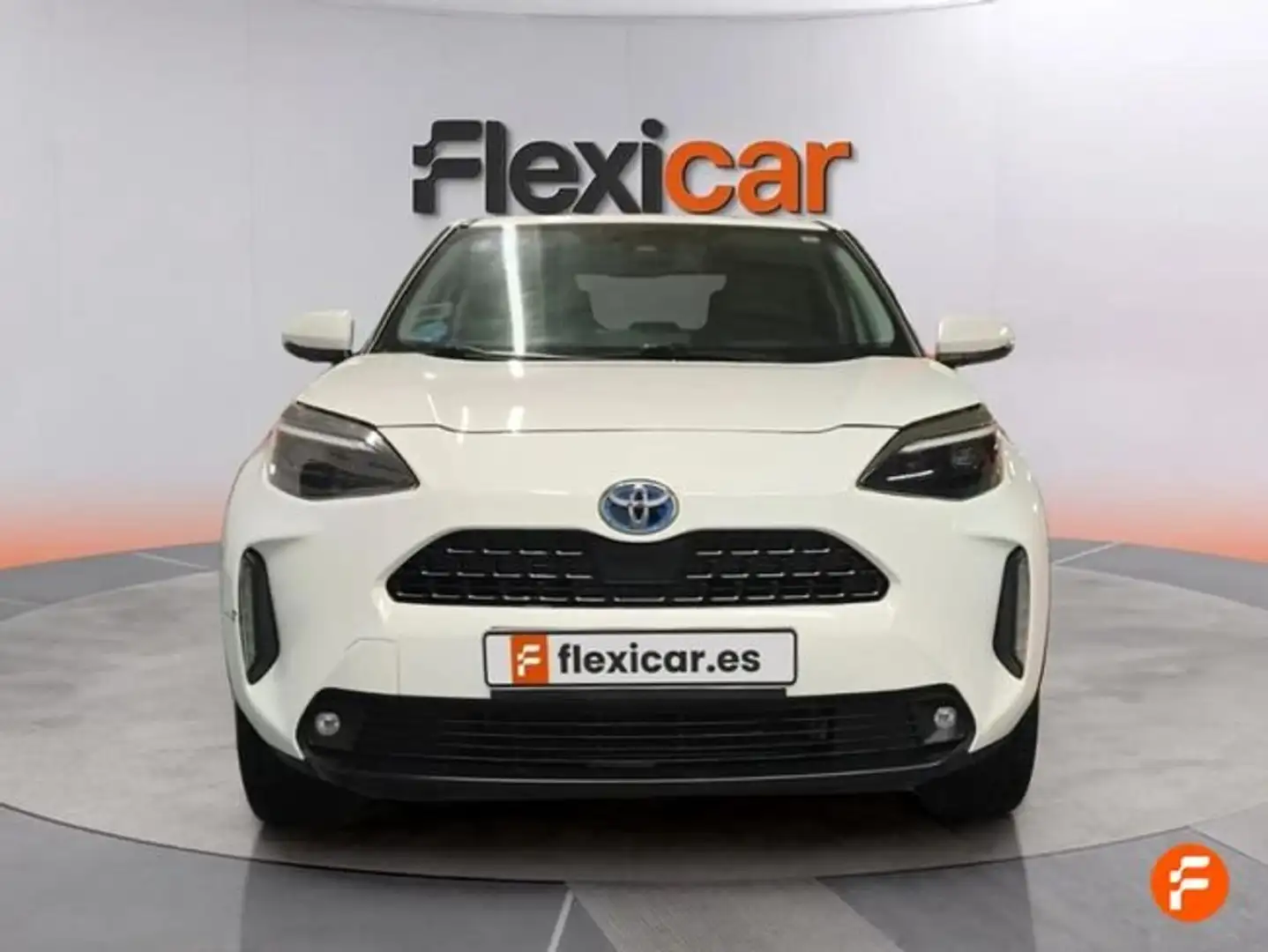Toyota Yaris Cross 120H Active Tech Gris - 2