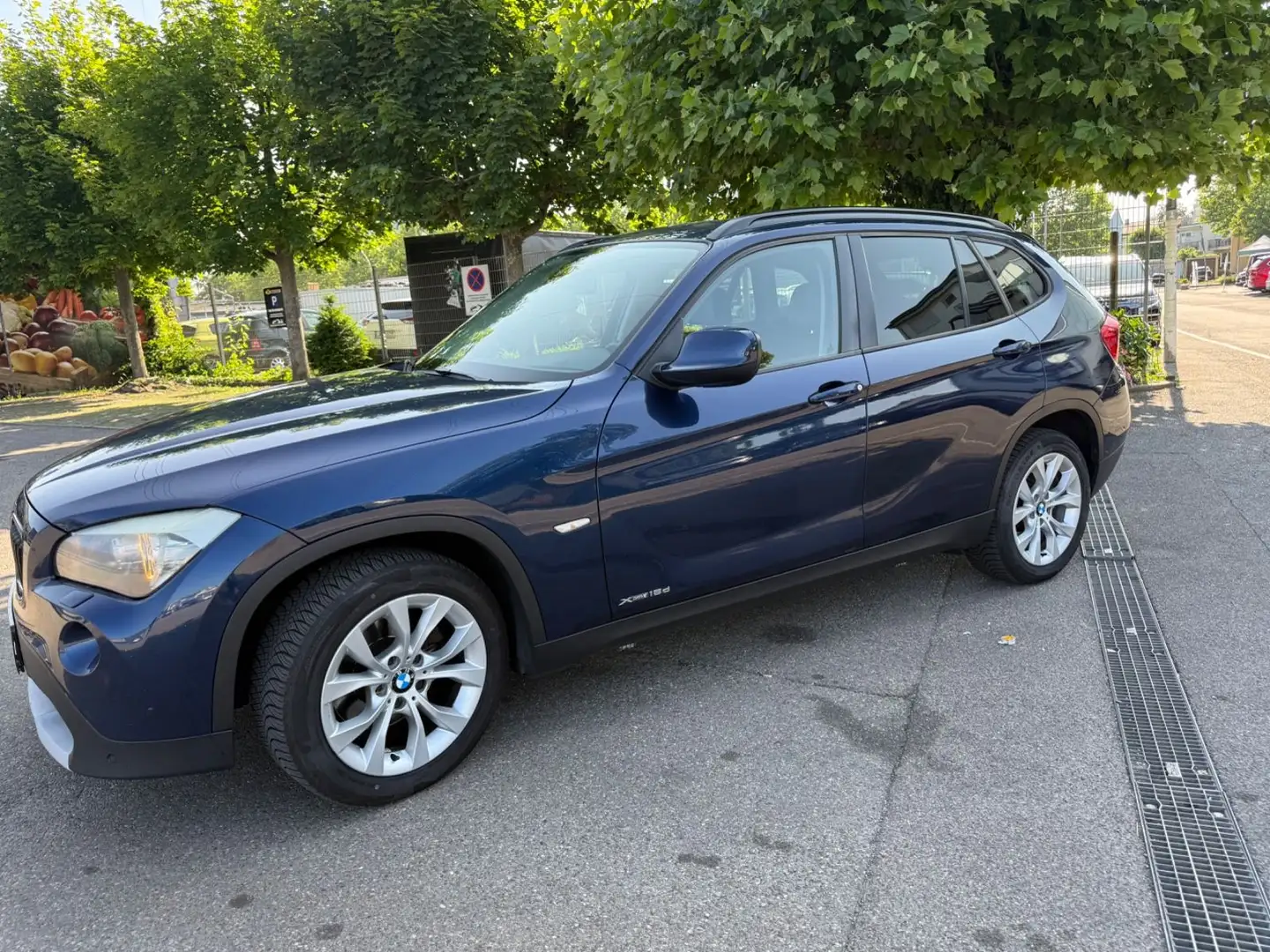 BMW X1 Baureihe X1 18 d xDrive-Navi-Automatik-PDC-2H Bleu - 2