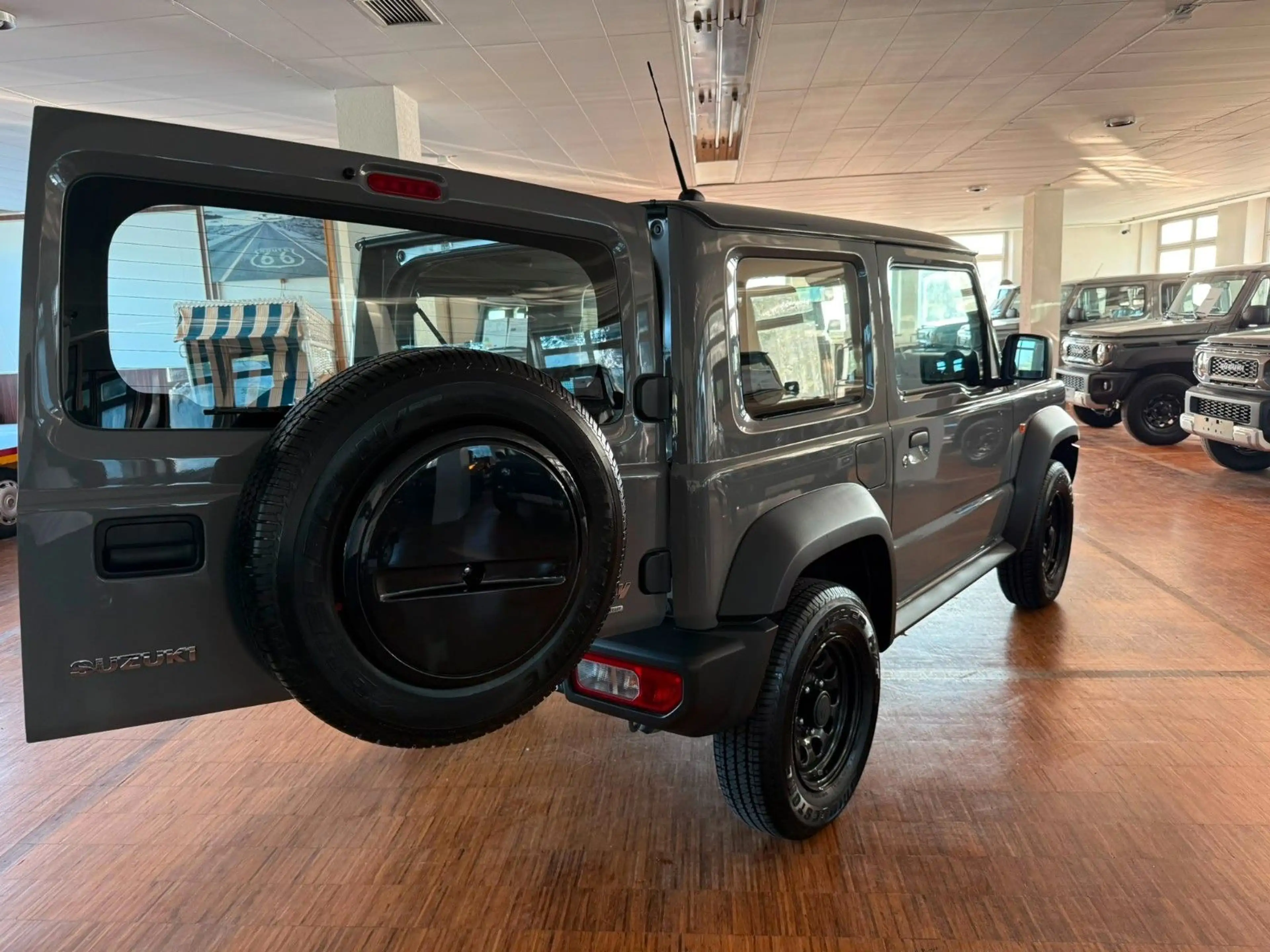 Suzuki Jimny 1.5 ALLGRIP Comfort AUTOMATIK 2719 KM — photo 3