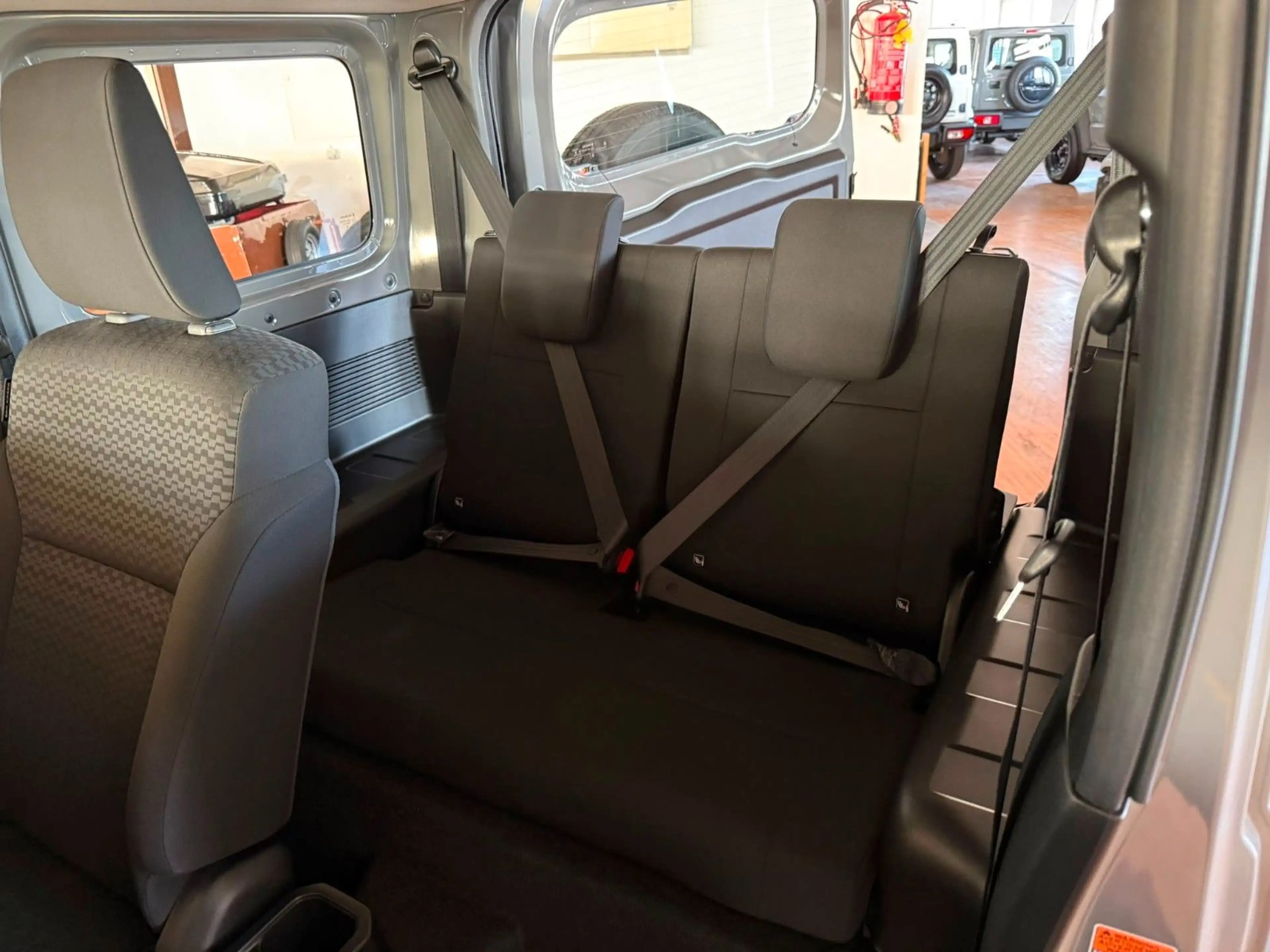 Suzuki Jimny 1.5 ALLGRIP Comfort AUTOMATIK 2719 KM — photo 15
