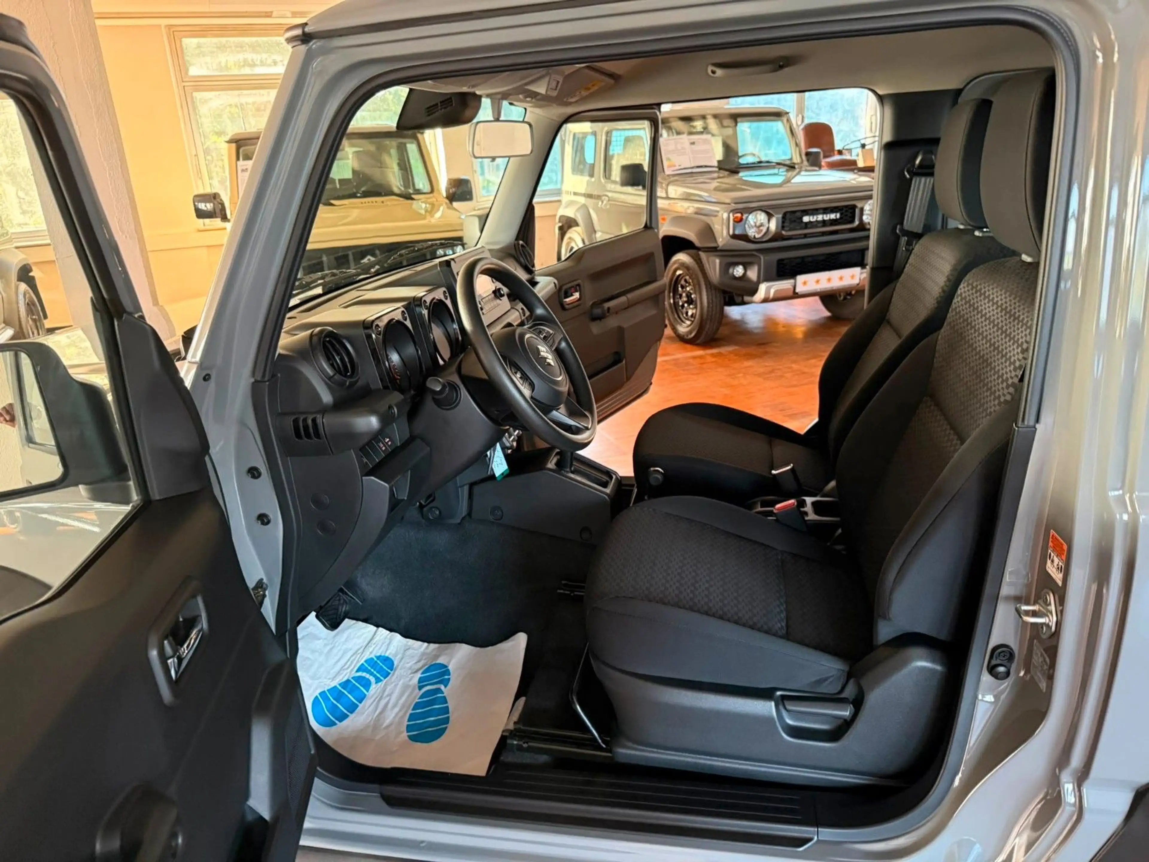 Suzuki Jimny 1.5 ALLGRIP Comfort AUTOMATIK 2719 KM — photo 13