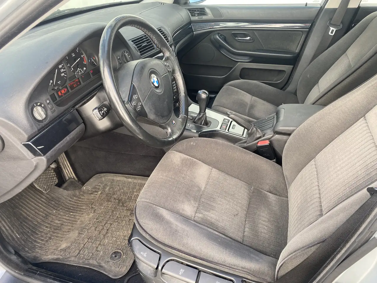 BMW 523i - 170 ch | TOIT OUVRANT | VOLANT EN CUIR