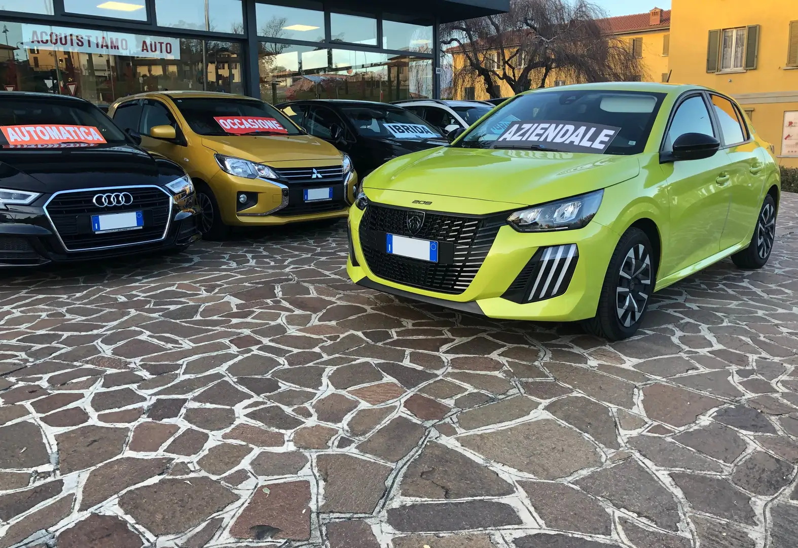 Peugeot 208 208 II 2023 1.2 puretech Style s Giallo - 1