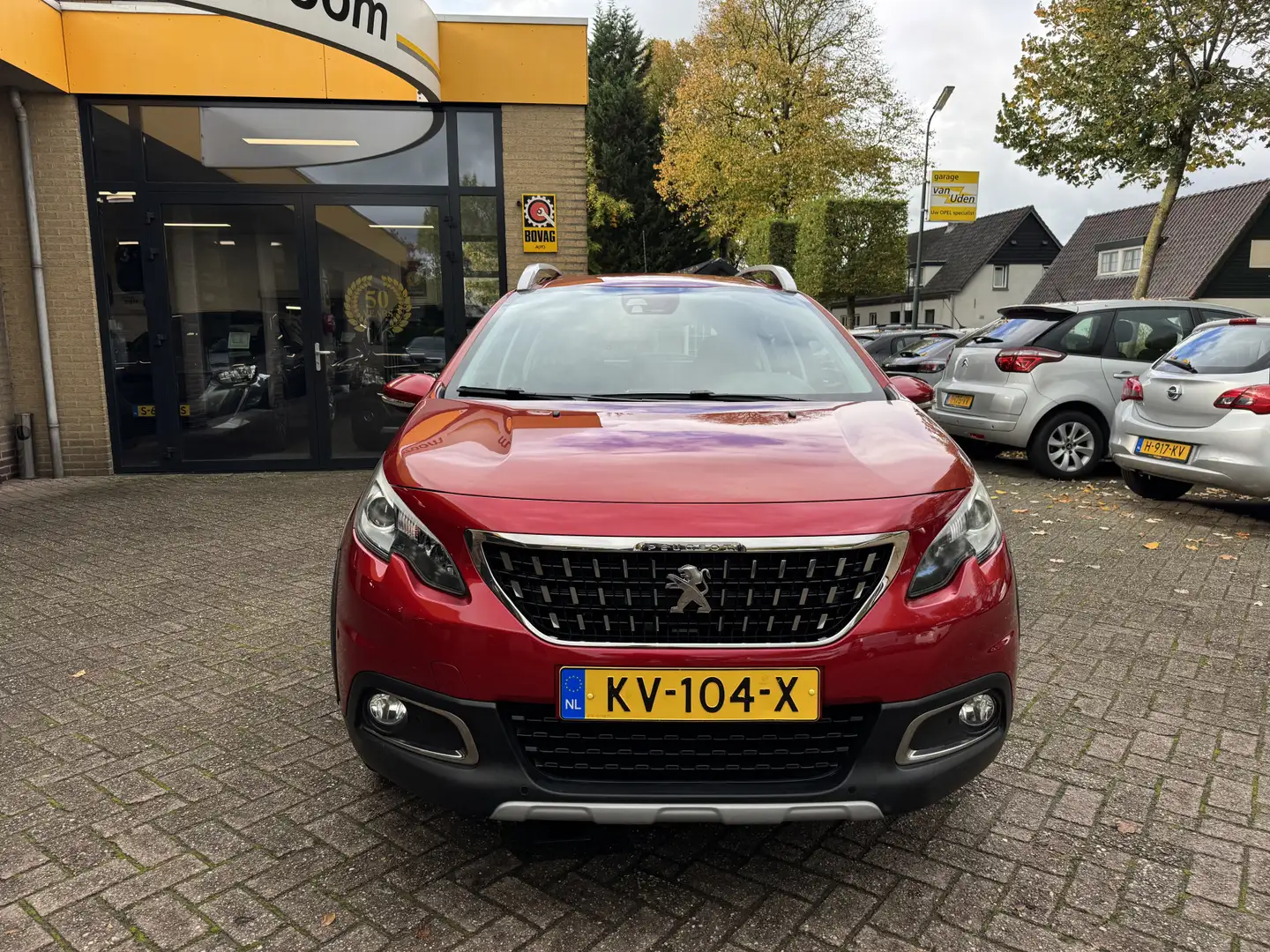 Peugeot 2008 1.2 PureTech Allure Automaat Climate Control Navi Rouge - 2