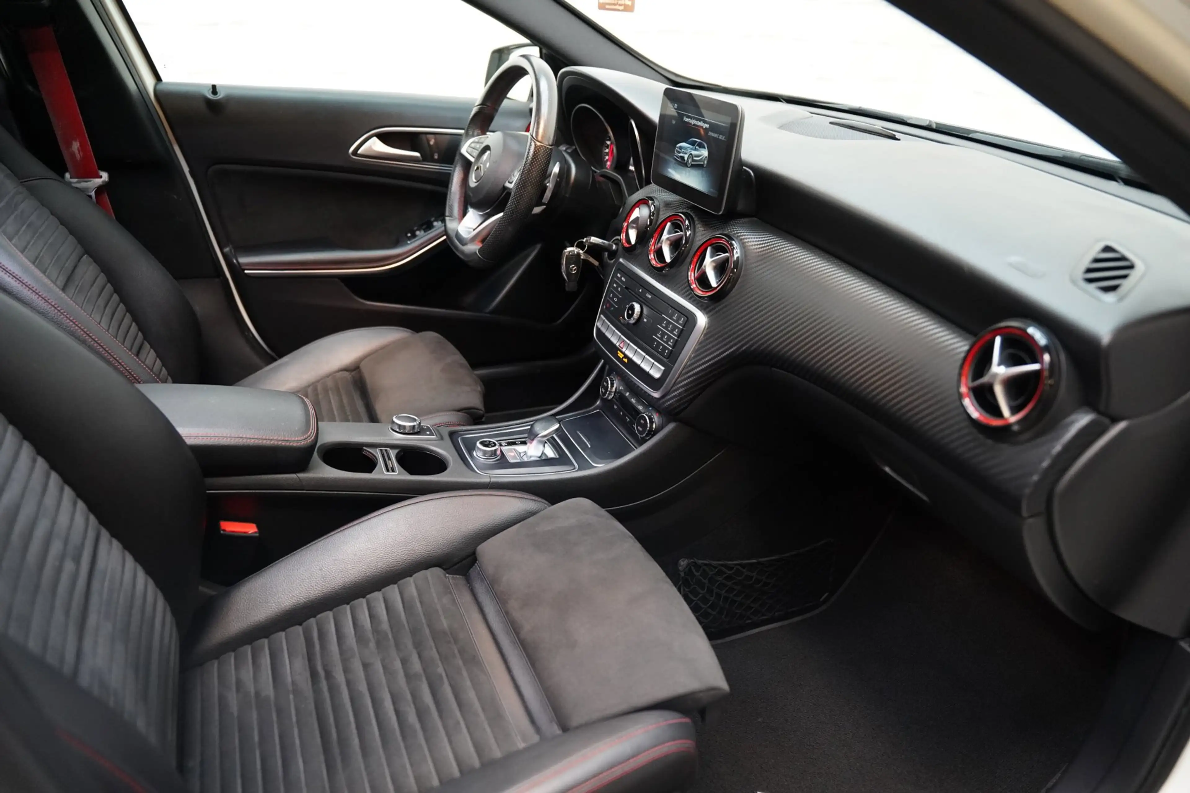 Mercedes-Benz A 45 AMG 4MATIC PANO CAMERA H&K — photo 33