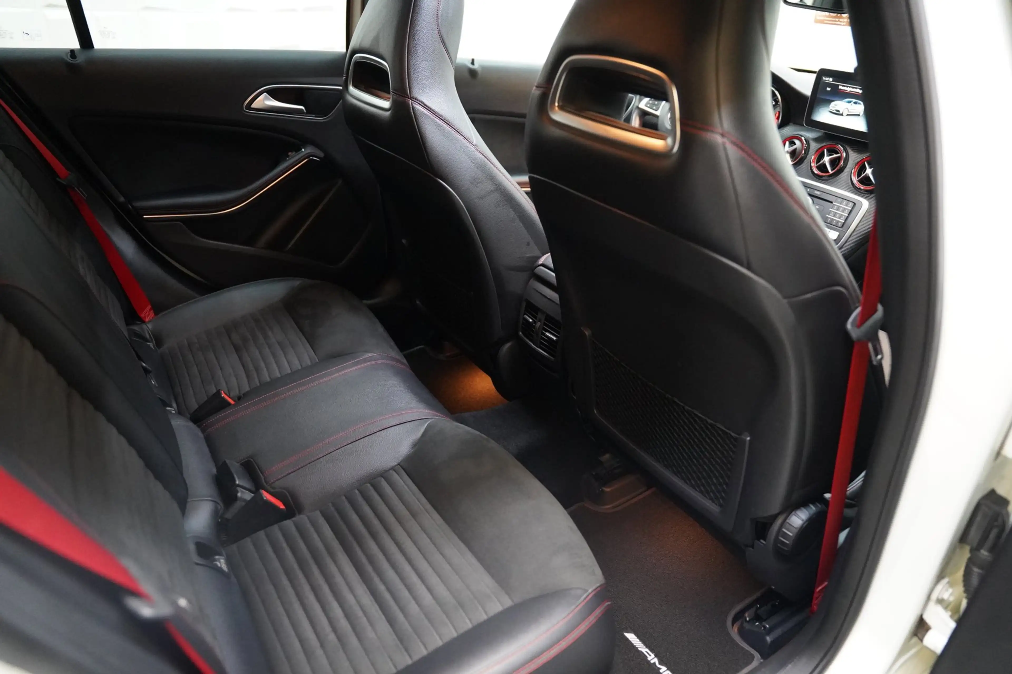Mercedes-Benz A 45 AMG 4MATIC PANO CAMERA H&K — photo 31