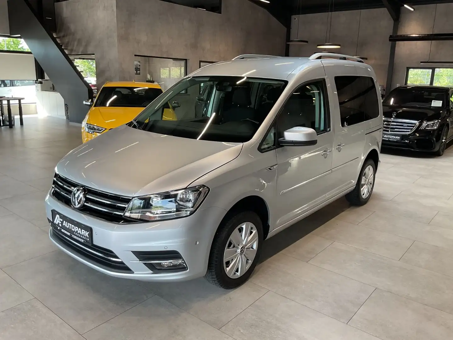 Volkswagen Caddy 1.4 TSI Klima Tempomat Einparkhilfe Silber - 1