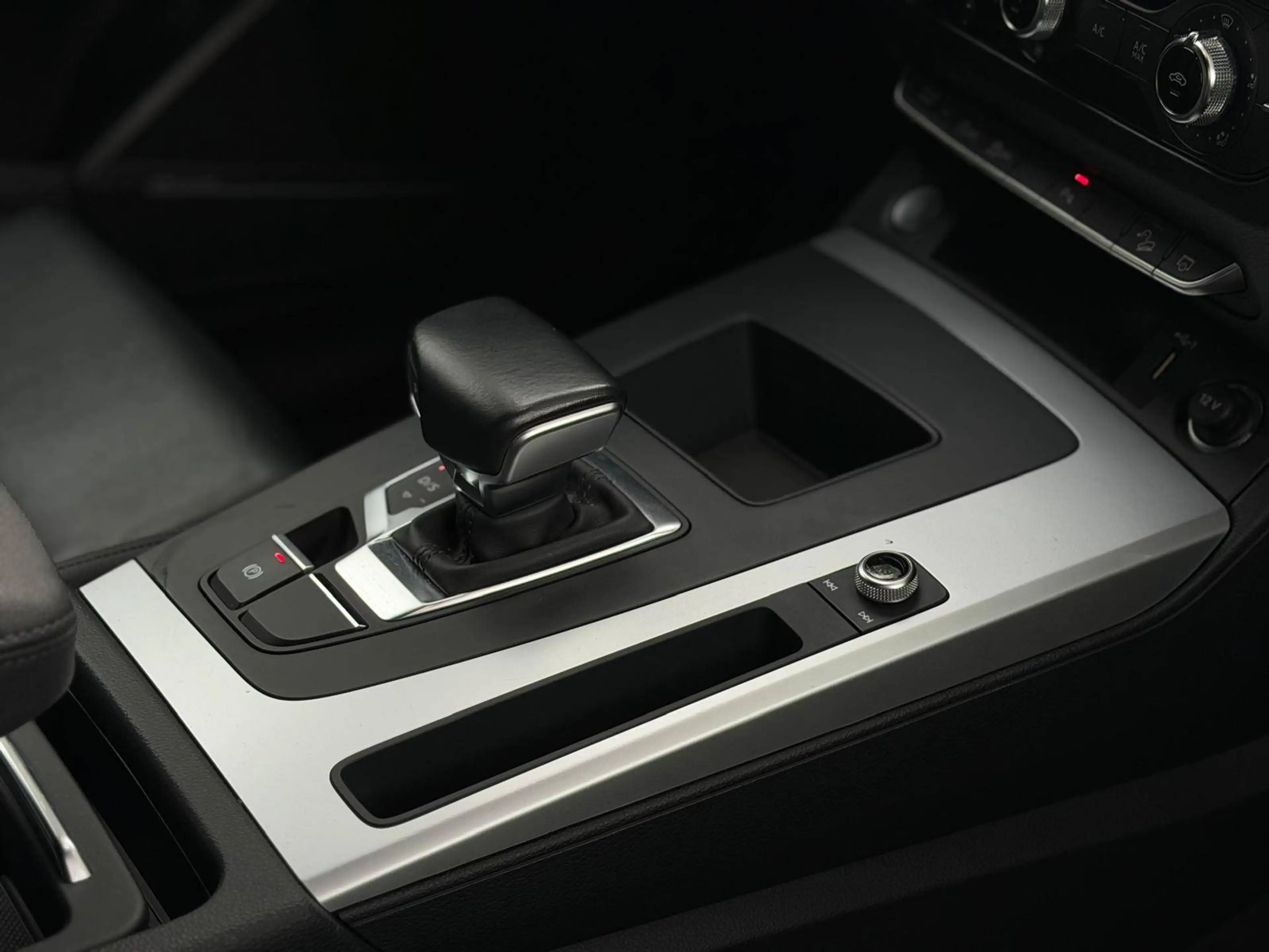 Audi Q5 Sportback 35 TDi MHEV + Edition S line + Full entretien Audi + Garantie 12 mois — photo 23