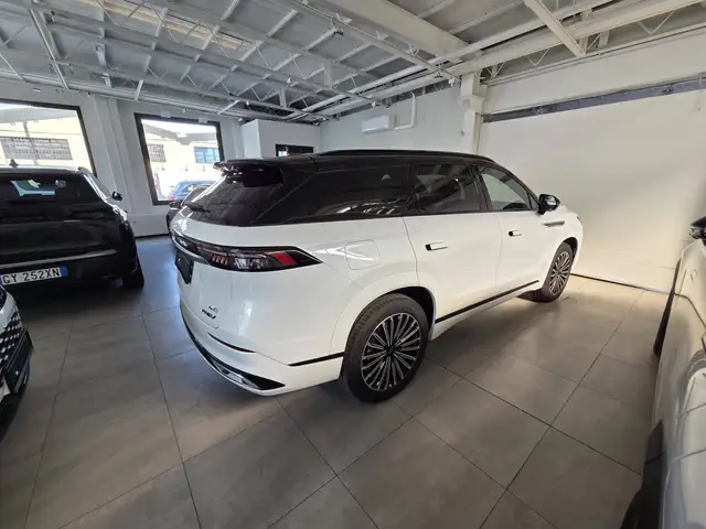 Jaecoo J8 view 5