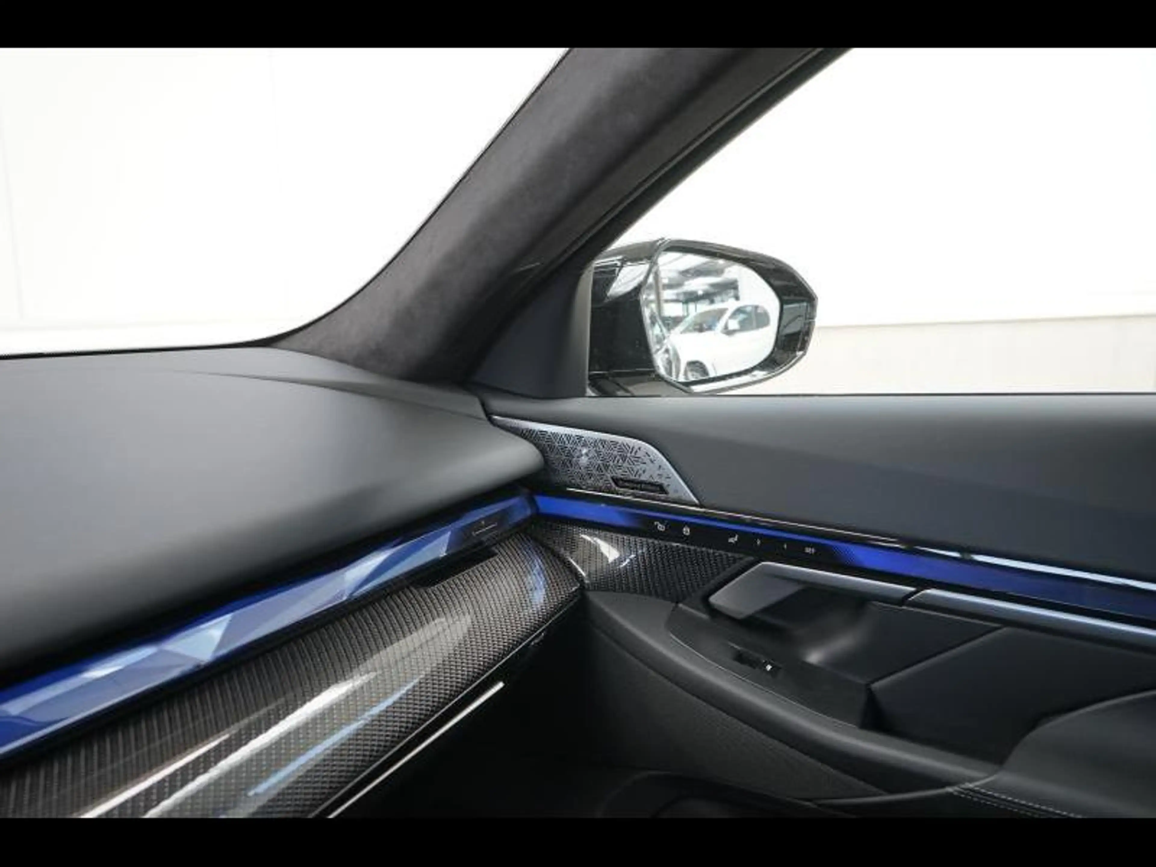 BMW M5 PANODAK - HAAK - BOWERS & WILKINS — photo 11