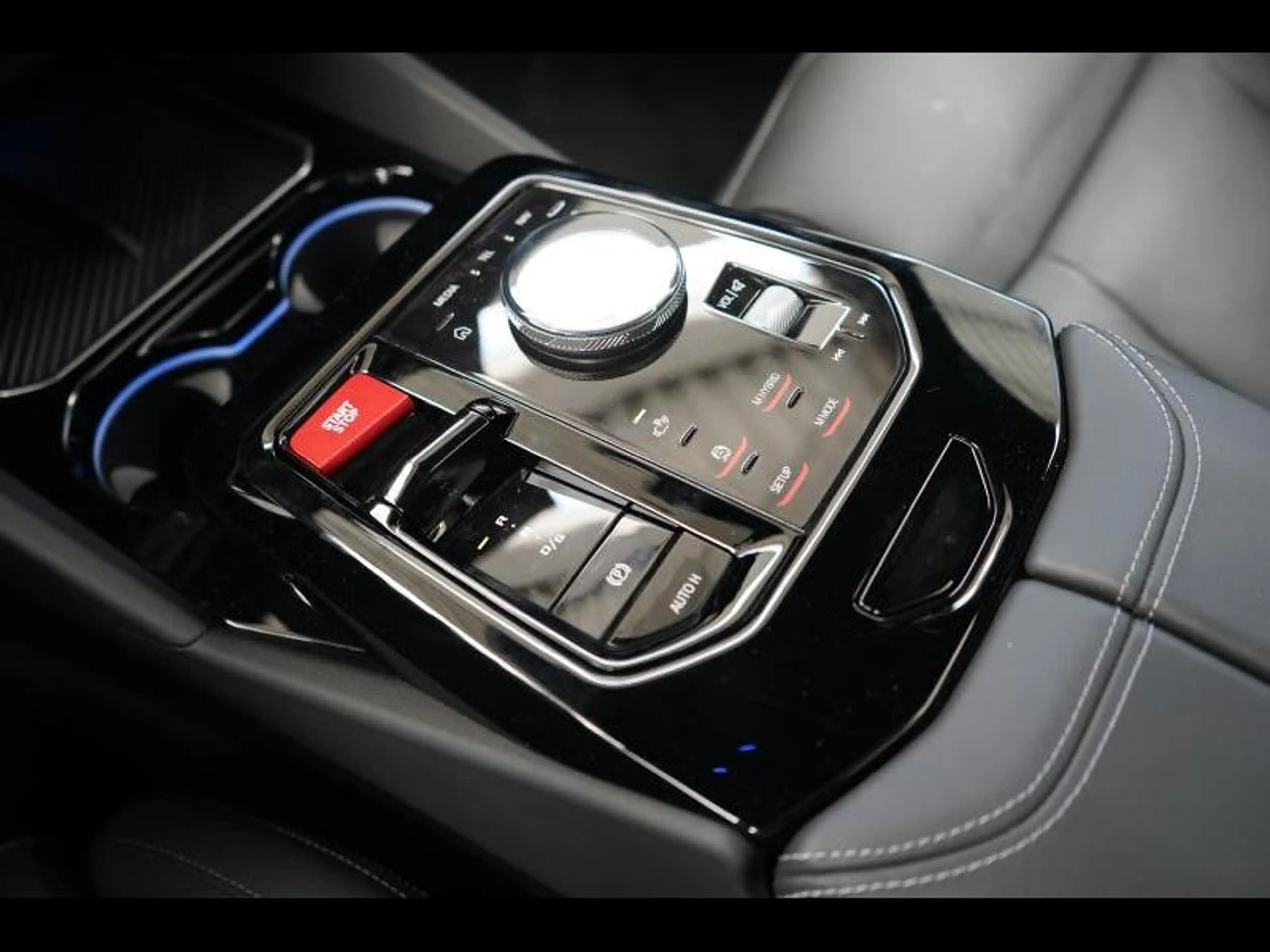 BMW M5 PANODAK - HAAK - BOWERS & WILKINS — photo 12
