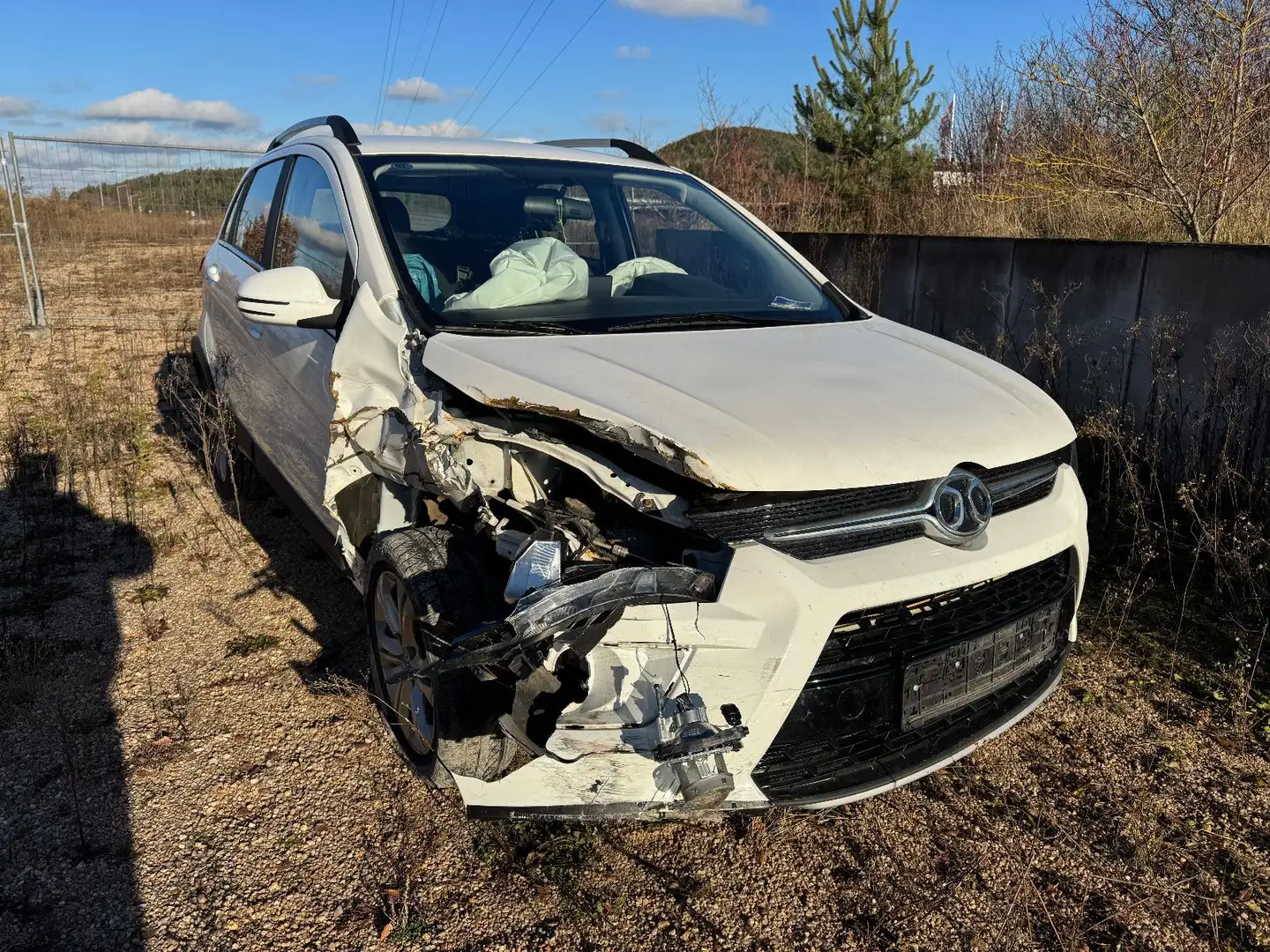 BAIC Senova X25 Weiß - 2