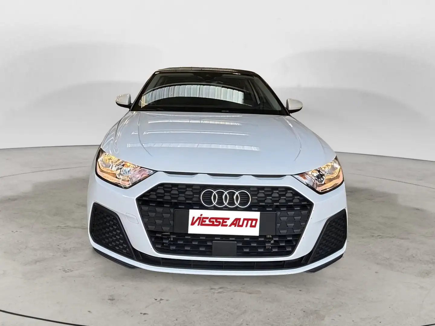 Audi A1 A1 II 2019 Sportback OK NEOPATENTATI tronic Wit - 2