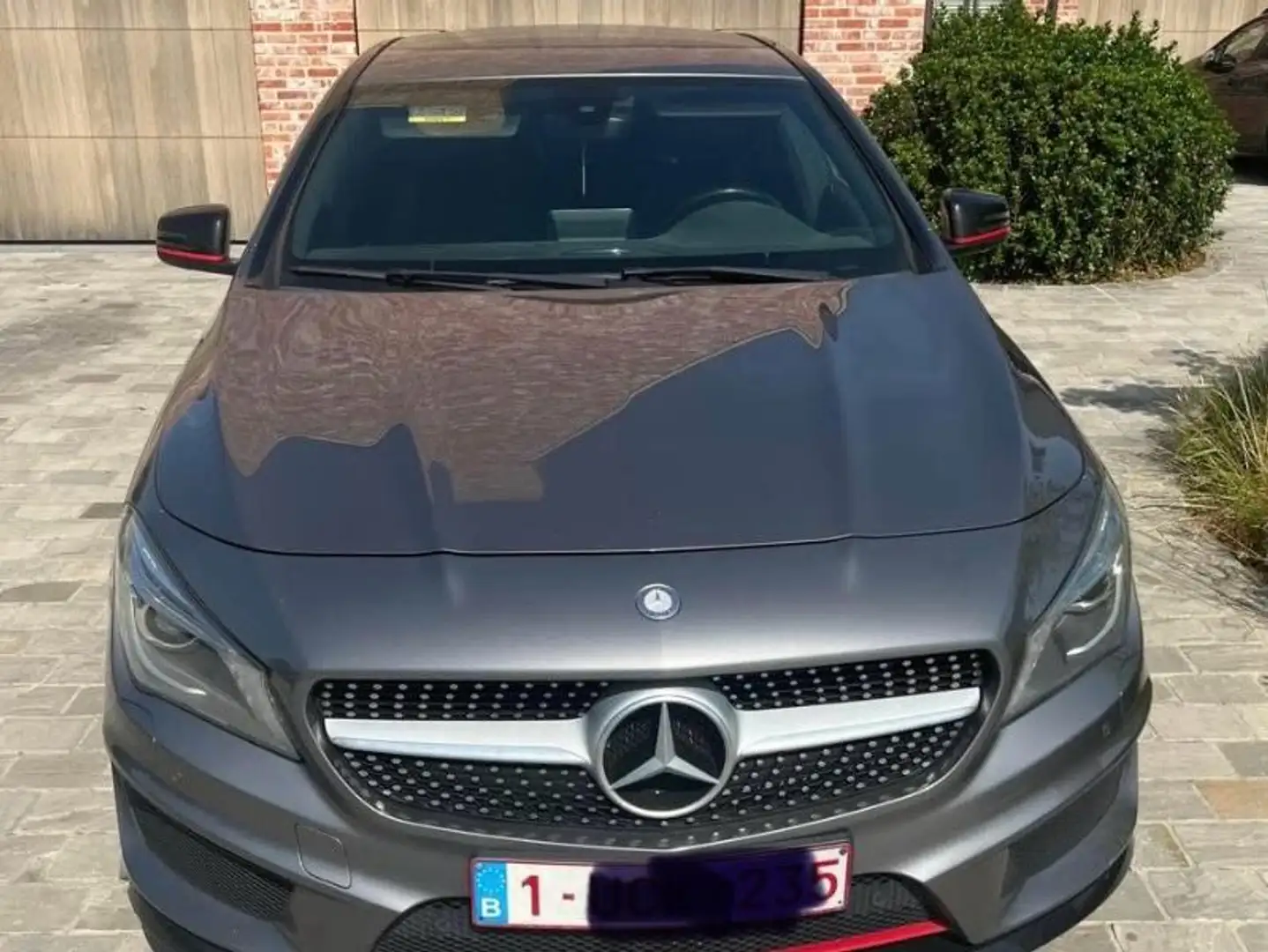Mercedes-Benz CLA 180 CLA 180 d AMG Line Grijs - 2