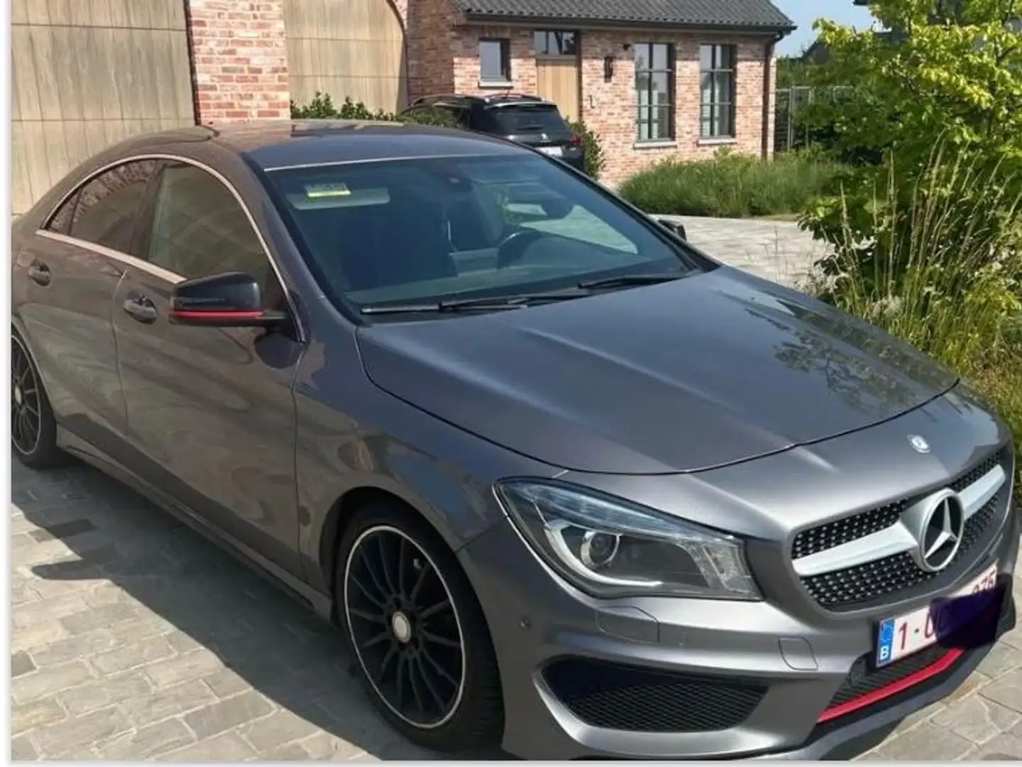 Mercedes-Benz CLA 180 CLA 180 d AMG Line Grijs - 1