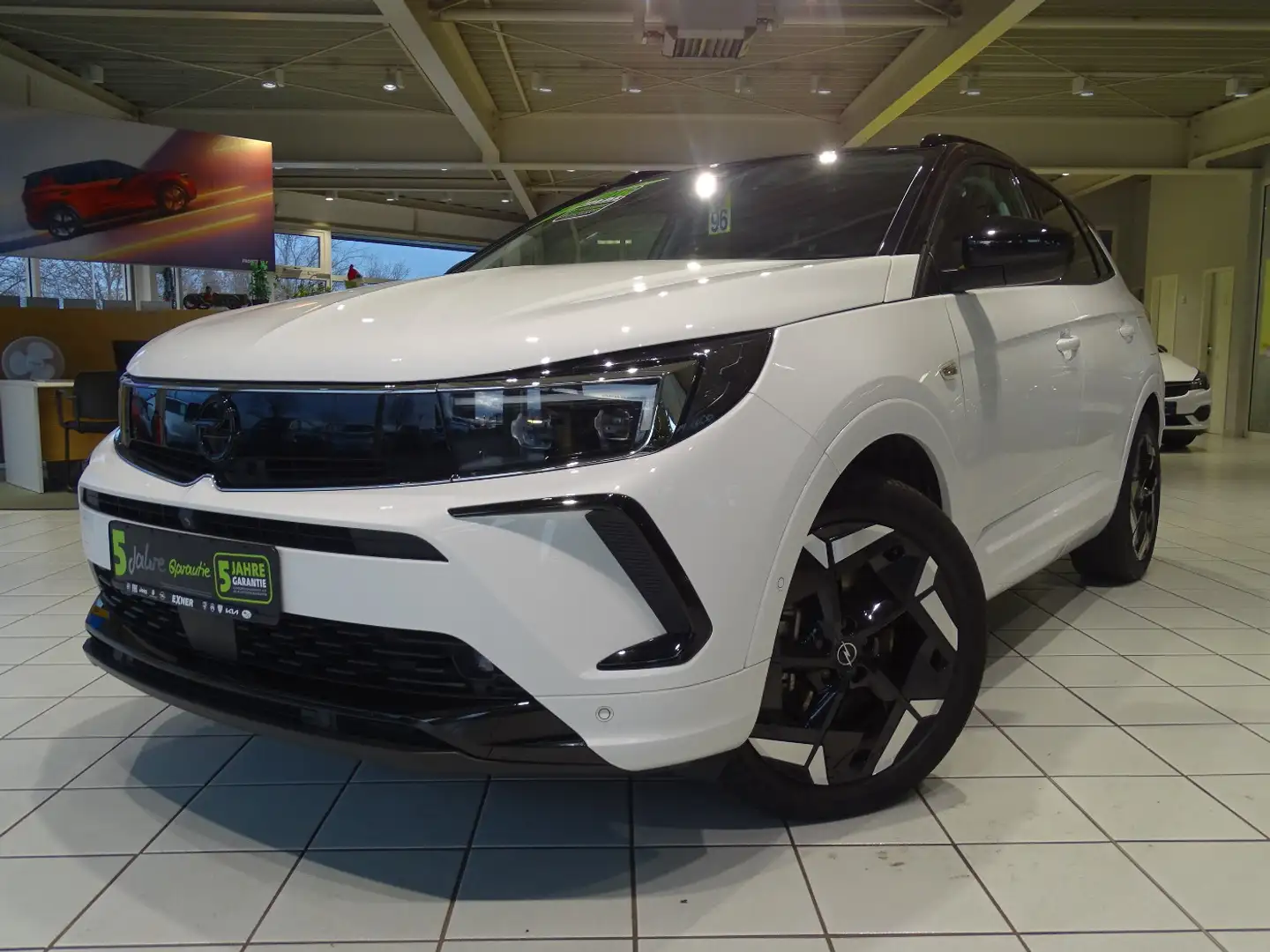 Opel Grandland 1.6 Turbo Hybrid 4x4 GSe +Navi+Kamera+ Weiß - 2