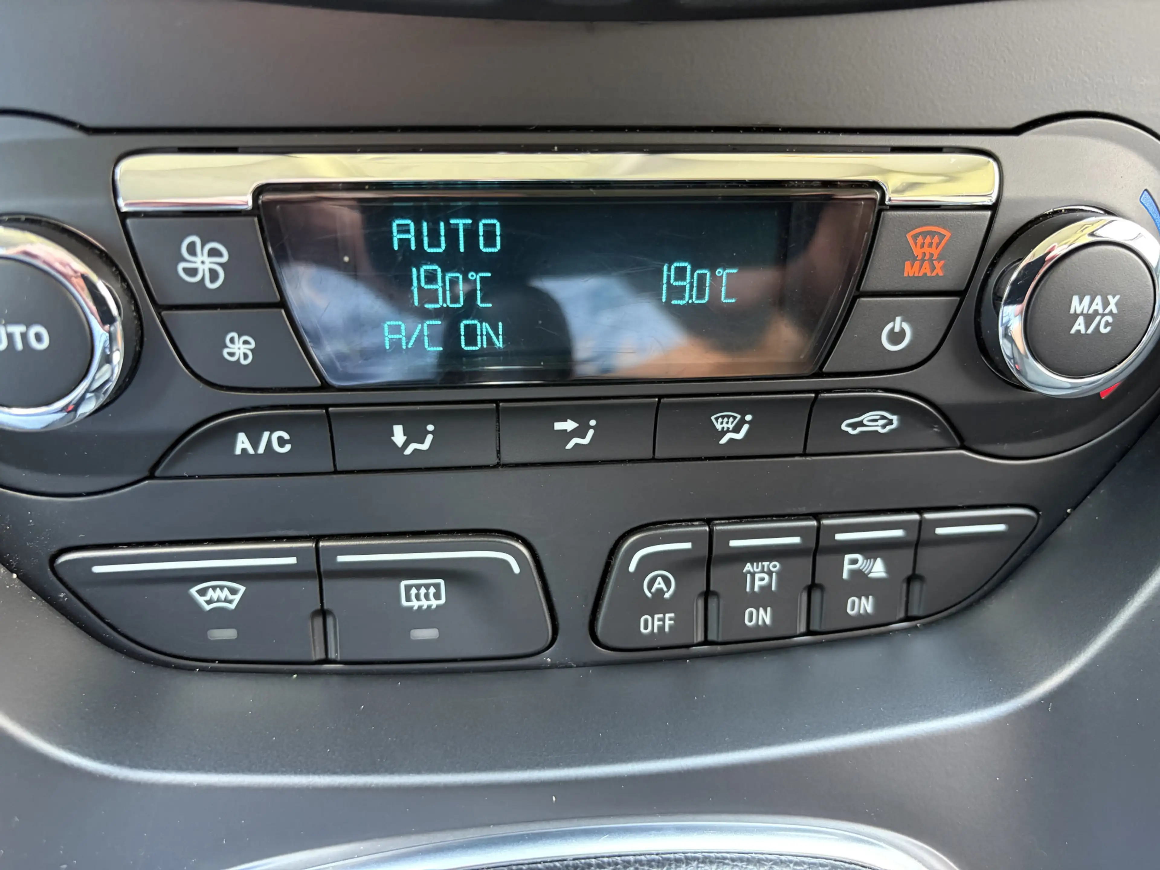 Ford Grand C-Max 1.0i Edition Plus 7-Persoons 6-Bak 126 PK. Mooie e — photo 29