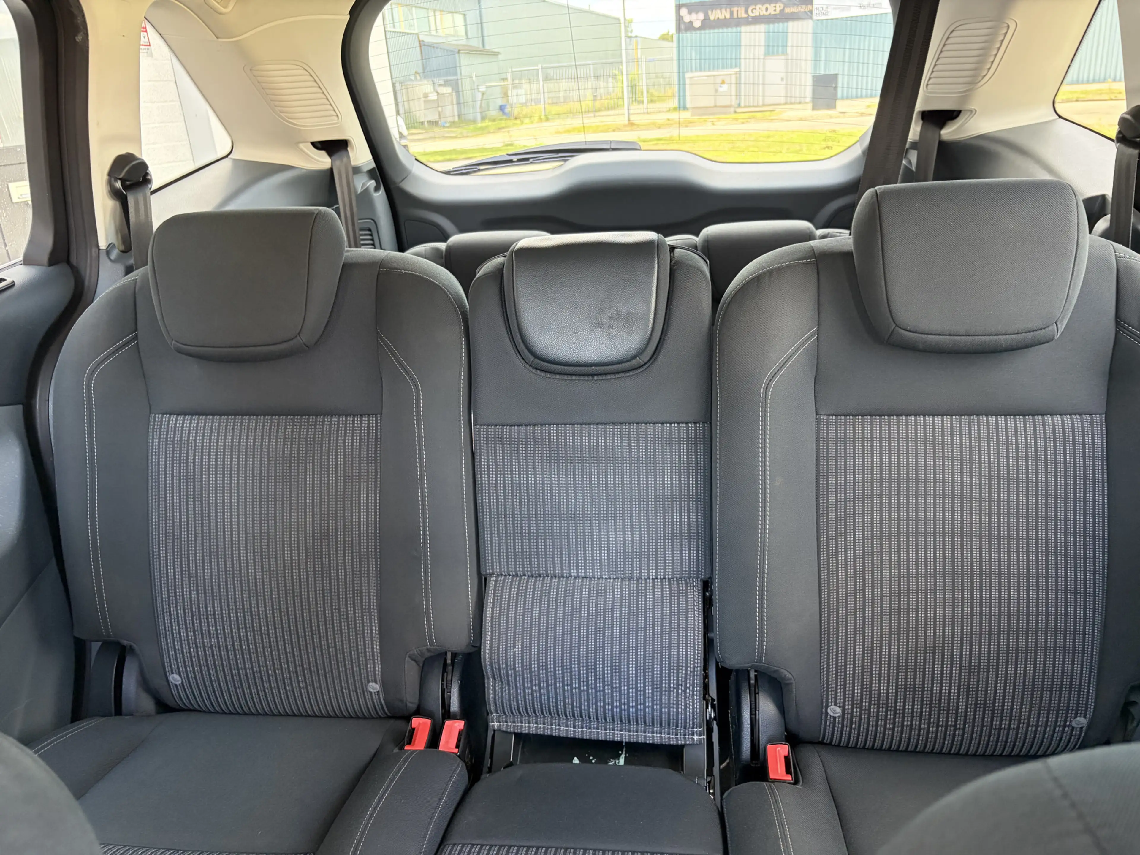 Ford Grand C-Max 1.0i Edition Plus 7-Persoons 6-Bak 126 PK. Mooie e — photo 30