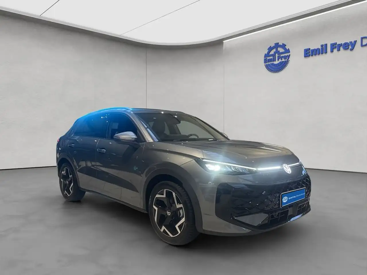 Volkswagen T-Roc R-Line 1.5 l eTSI DSG,GJR,RFK,PANO,NAVI,EASY 8