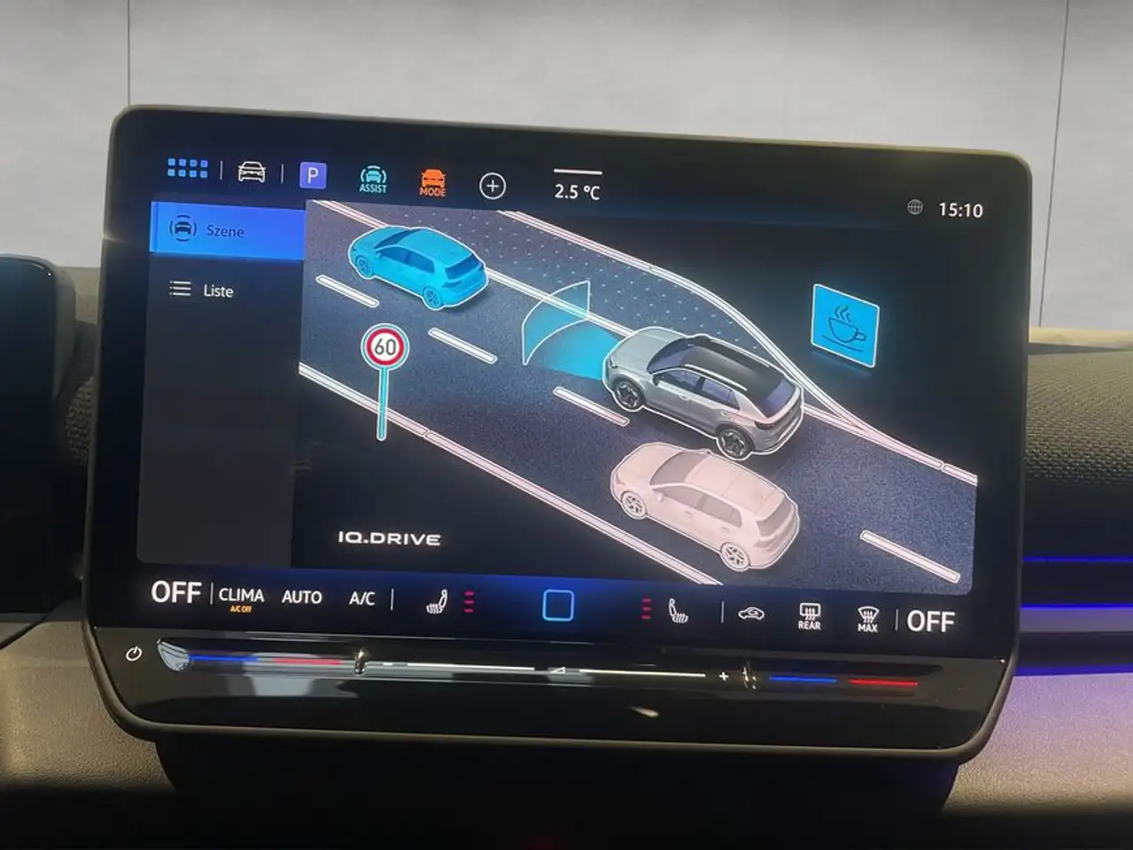 Volkswagen T-Roc R-Line 1.5 l eTSI DSG,GJR,RFK,PANO,NAVI,EASY 19