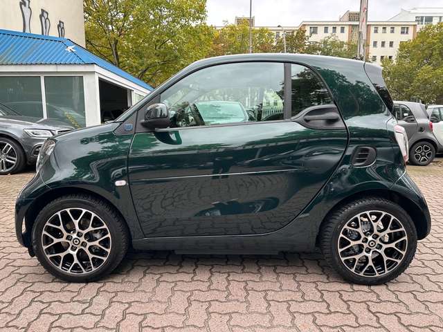 smart forTwo fortwo EQ 60kW*EXCL*PANO*NAVI*JBL*PTS*KAM*22kW