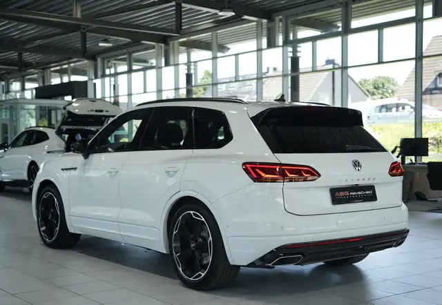 Volkswagen Touareg view 11