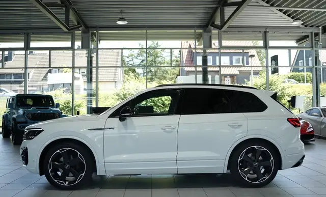 Volkswagen Touareg view 12