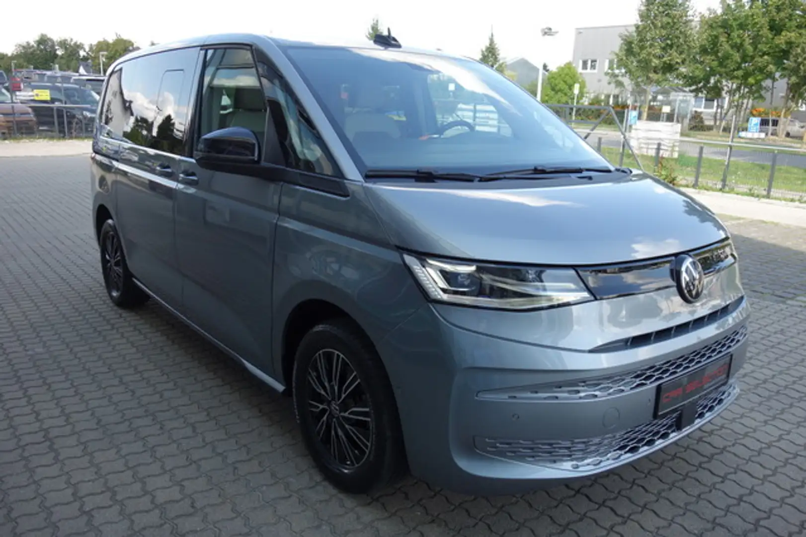 Volkswagen T7 Multivan 2,0 TDI 2xeTÜR/PANO/STDHZG/TISCH/LED Grau - 2