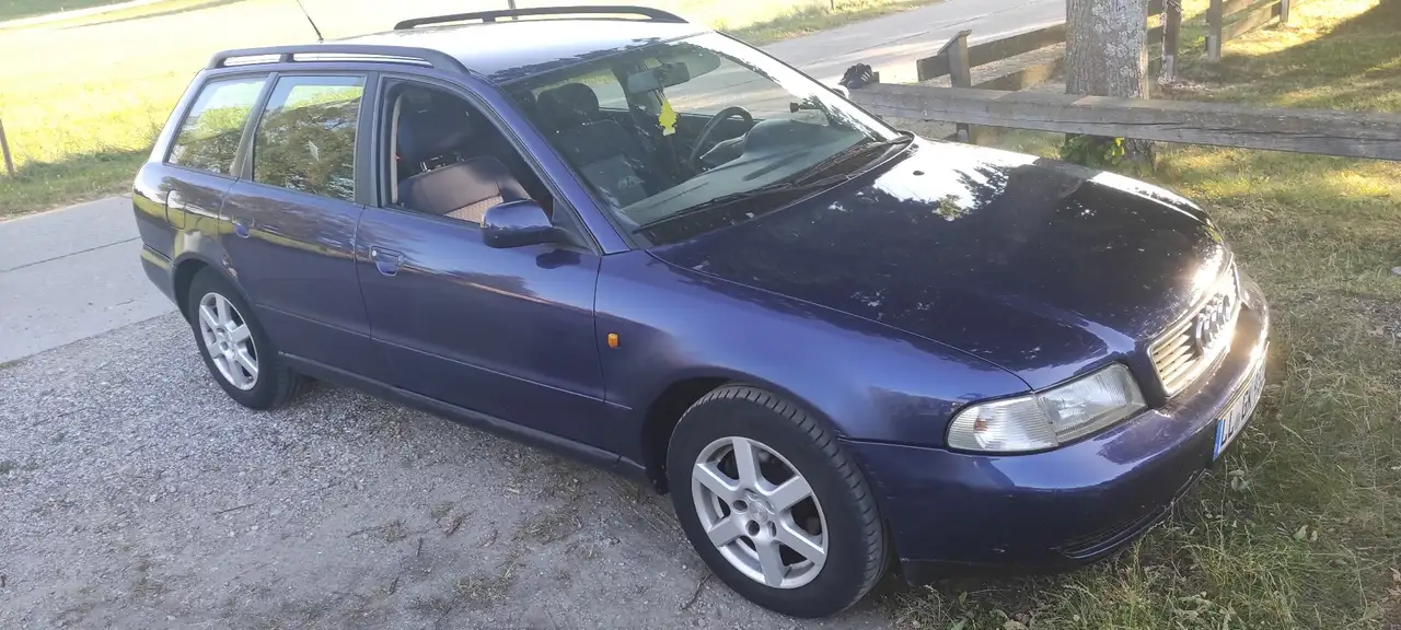 Audi A4 Avant 1.8 TÜV bis 11.27, foto 2