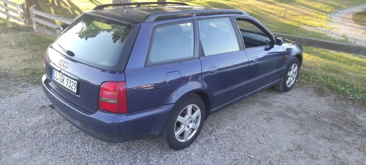 Audi A4 Avant 1.8 TÜV bis 11.27, foto 3