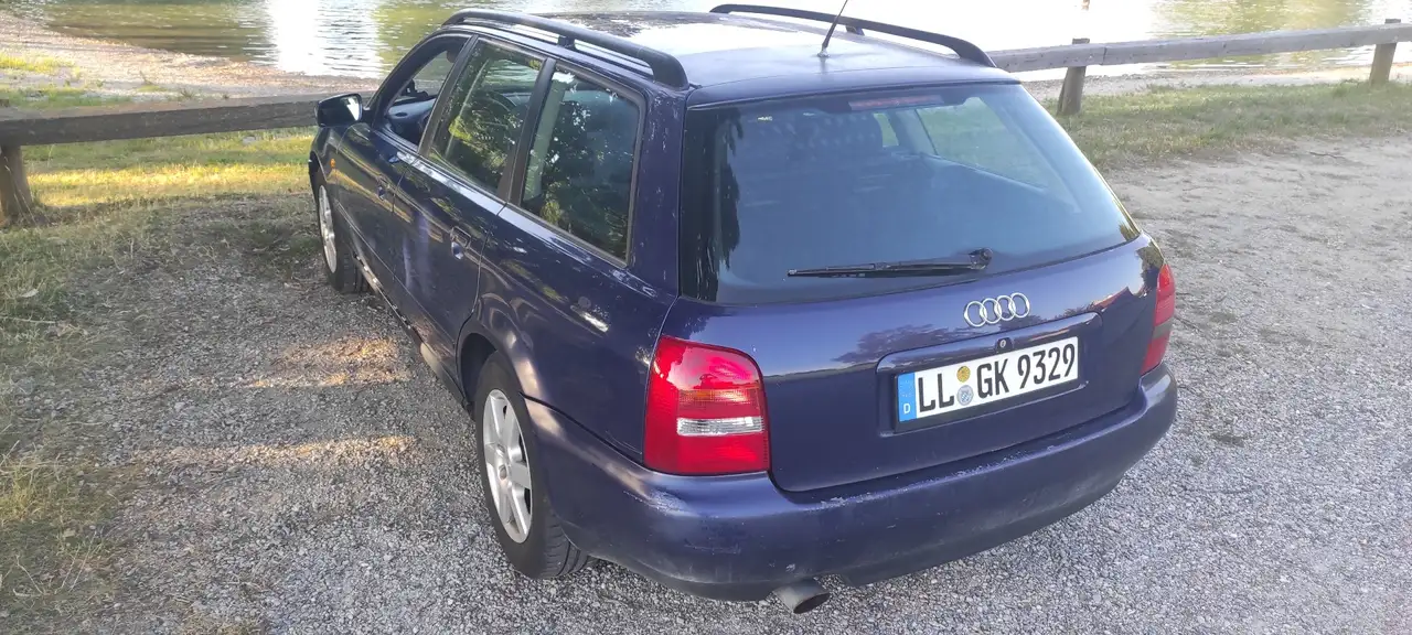 Audi A4 Avant 1.8 TÜV bis 11.27, foto 4