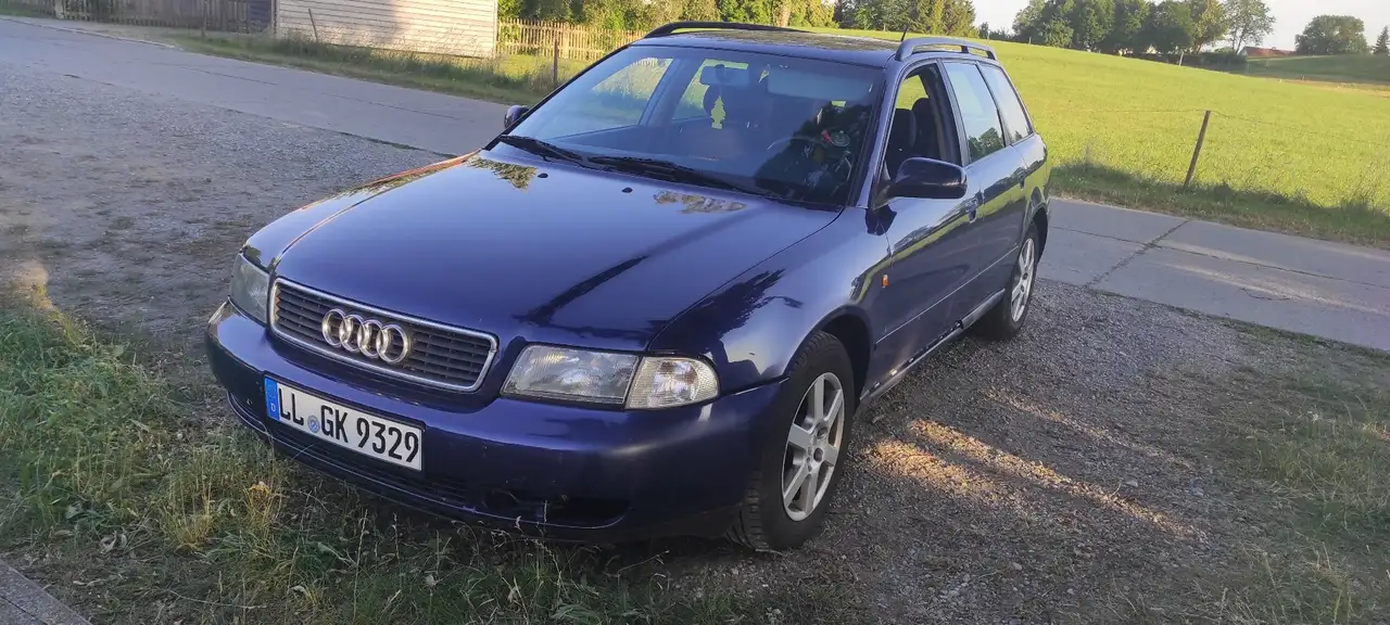 Audi A4 Avant 1.8 TÜV bis 11.27, foto 1