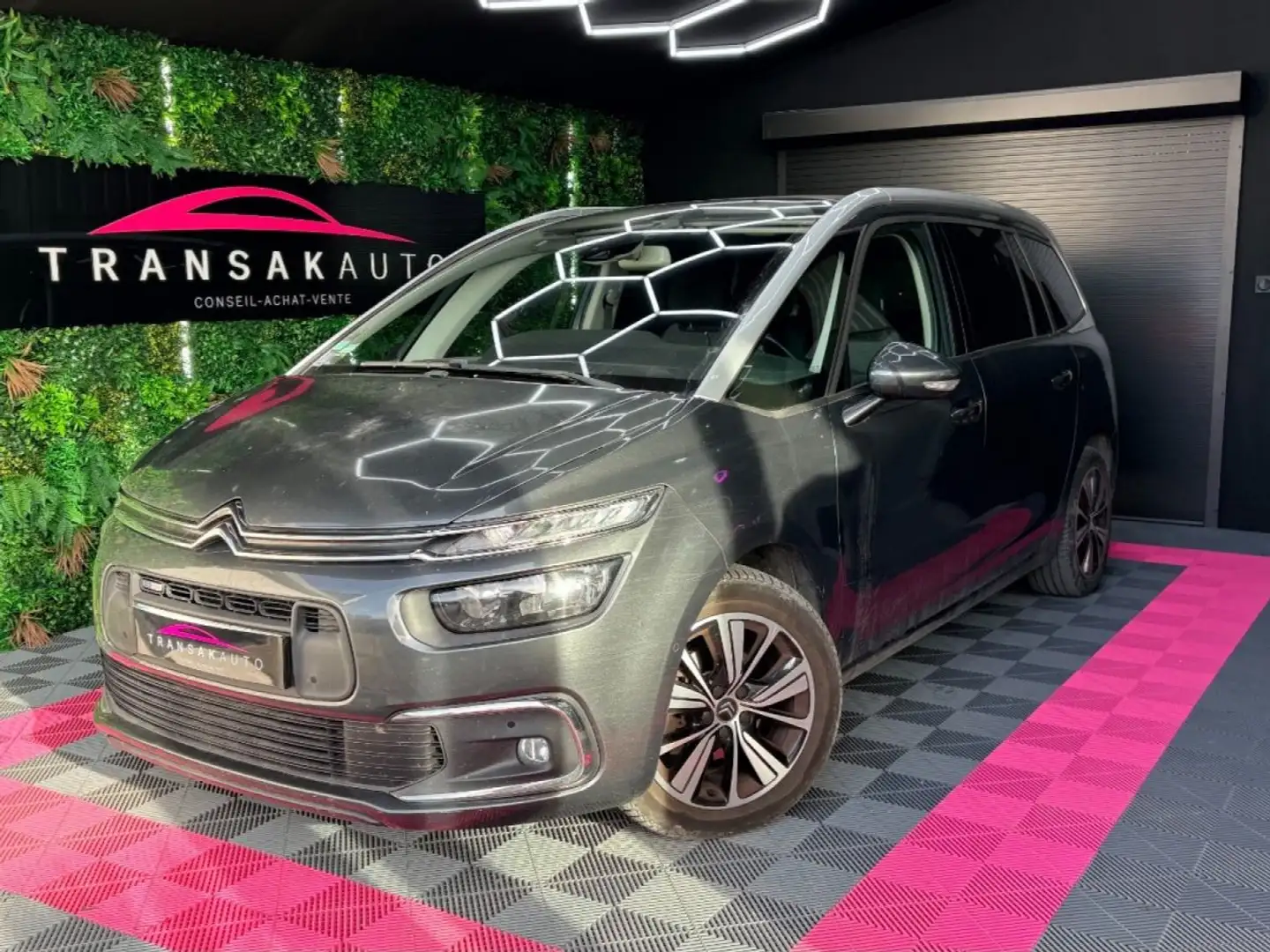 Citroen Grand C4 Picasso PureTech 130 ch Shine ~ Courroie de distrib OK ~ Carplay ~ Régulateur/Limiteur de vitesse ~ Ecran tactile ~ Clim auto bi- - 1