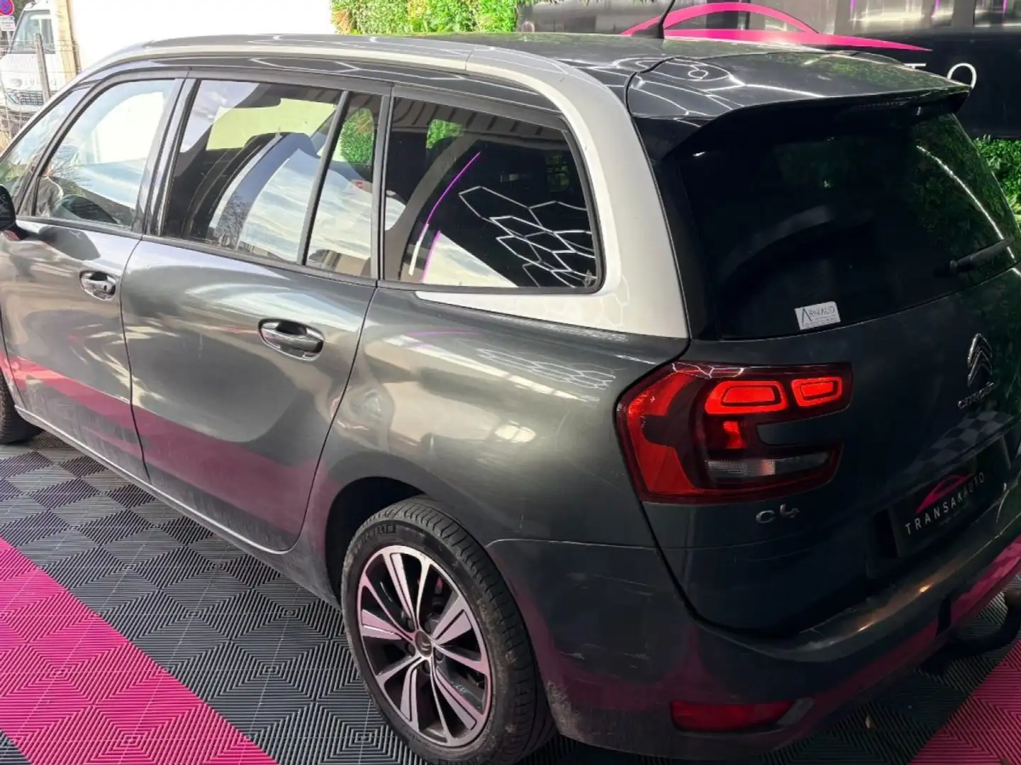 Citroen Grand C4 Picasso PureTech 130 ch Shine ~ Courroie de distrib OK ~ Carplay ~ Régulateur/Limiteur de vitesse ~ Ecran tactile ~ Clim auto bi- - 2
