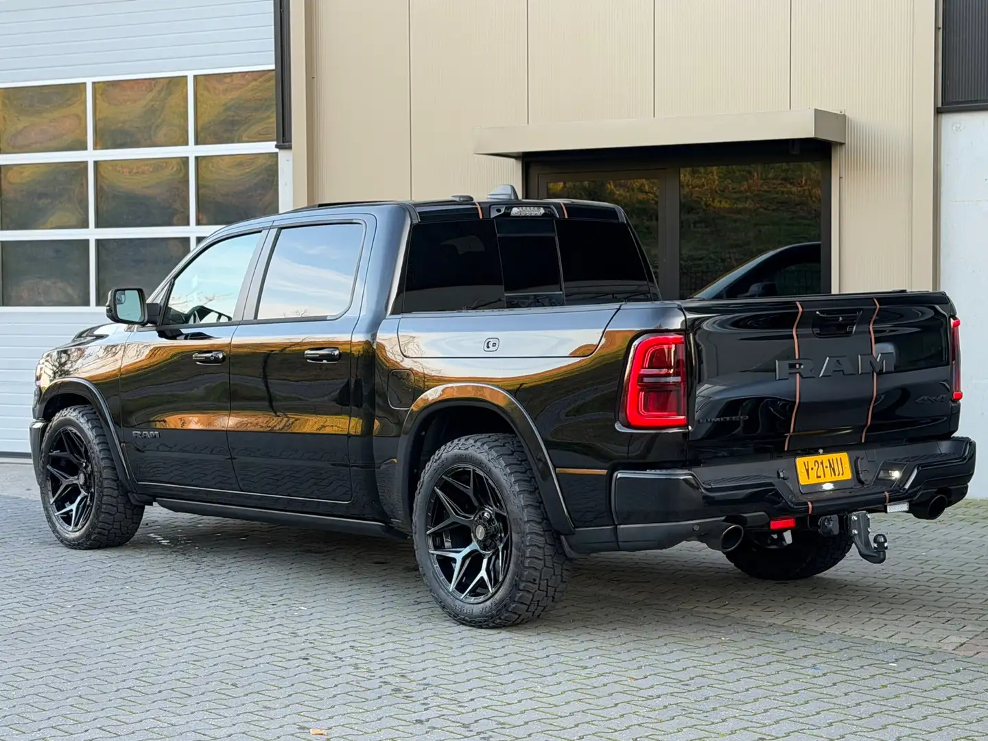 RAM 1500 Limited|540PK|Hurricane|Widebody|Massage|Headup Zwart - 2