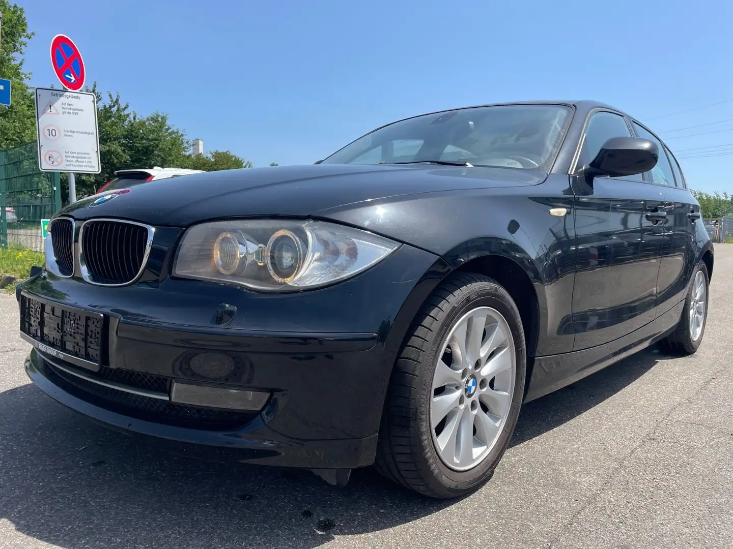 BMW 118 Baureihe 1 Lim. 118i Schwarz - 1