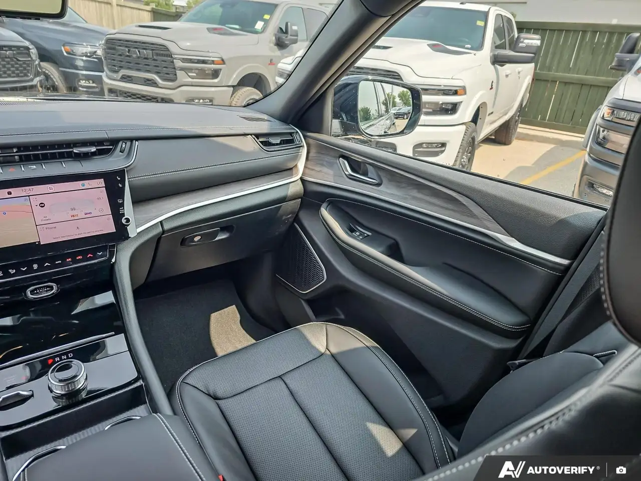 Jeep Grand Cherokee photo Jeep Grand Cherokee