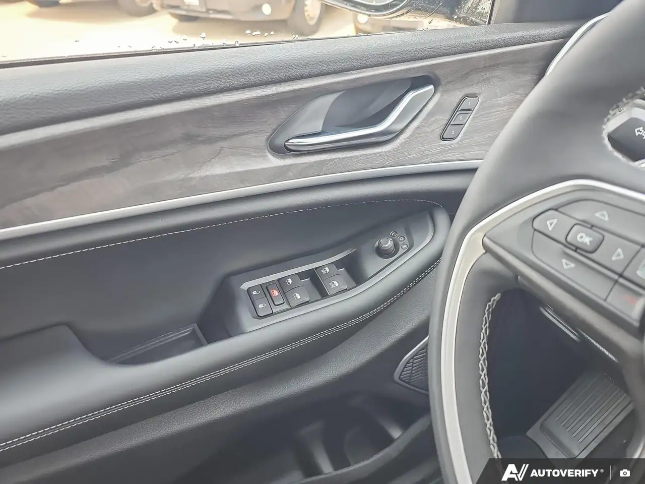 Jeep Grand Cherokee photo Jeep Grand Cherokee