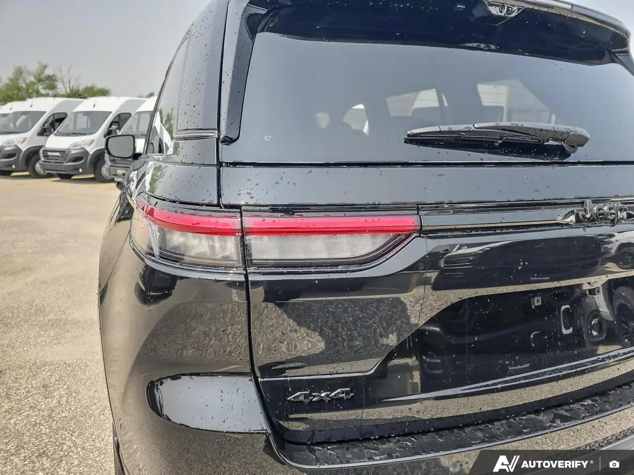 Jeep Grand Cherokee photo Jeep Grand Cherokee