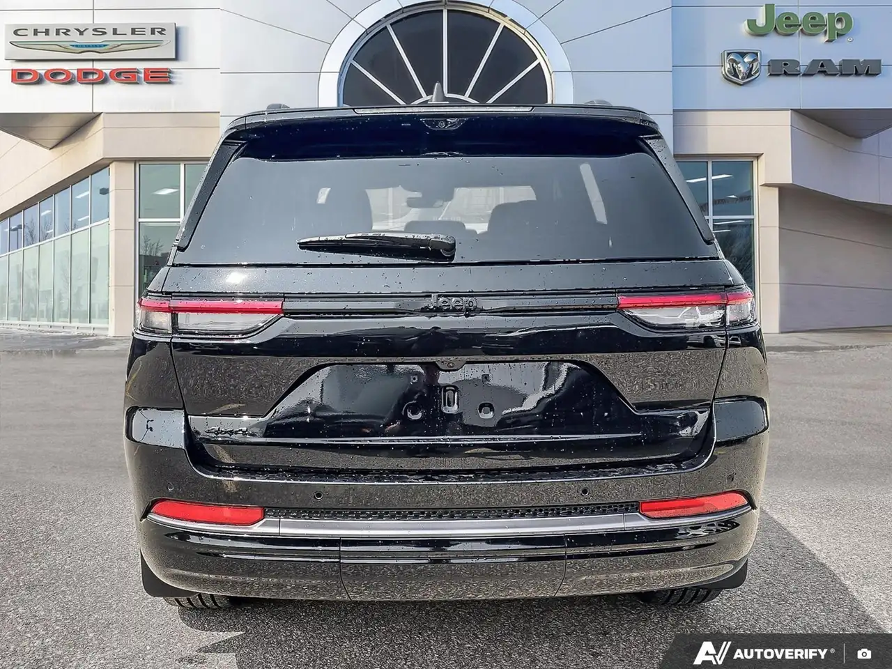 Jeep Grand Cherokee photo Jeep Grand Cherokee