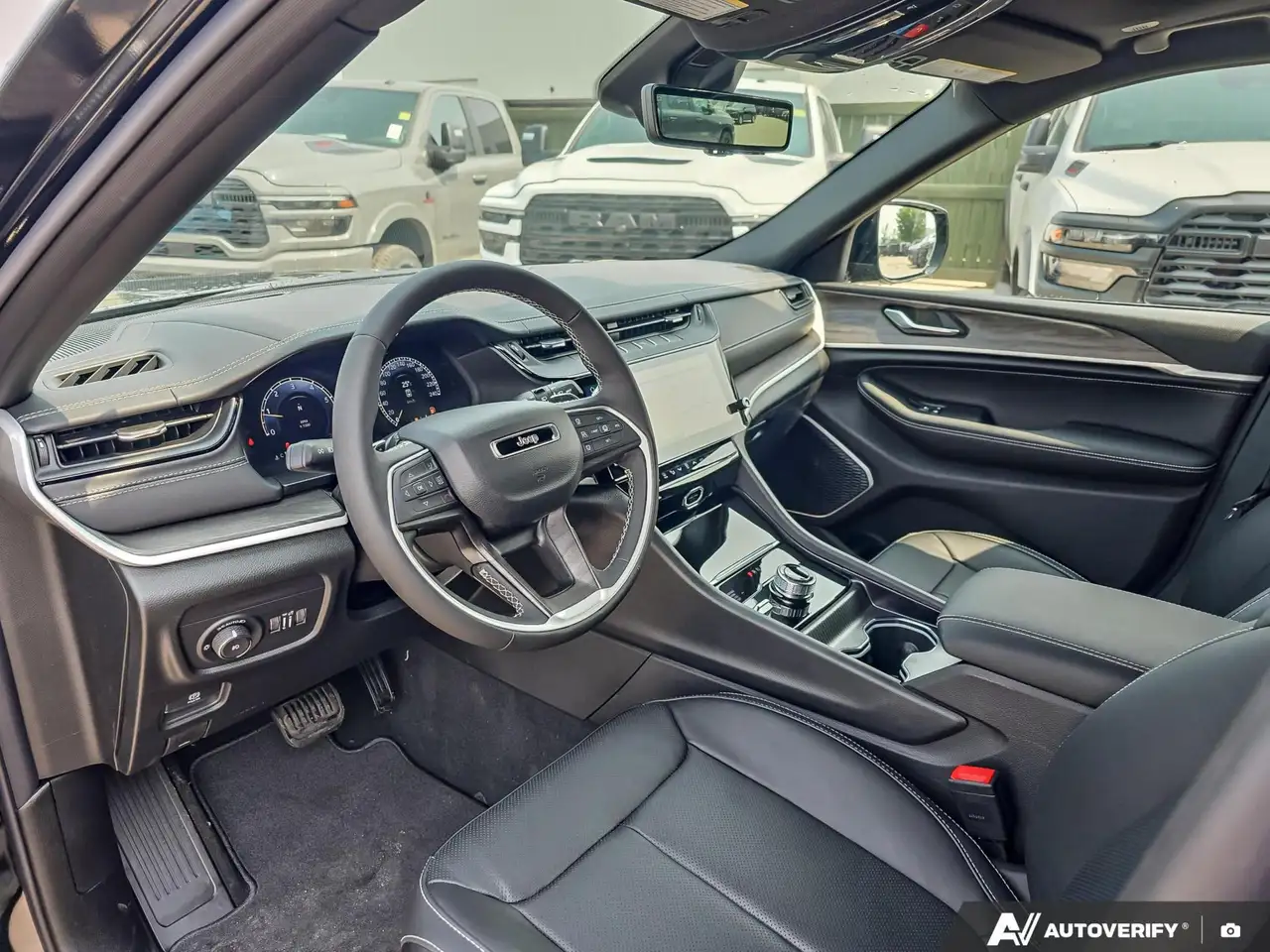 Jeep Grand Cherokee photo Jeep Grand Cherokee